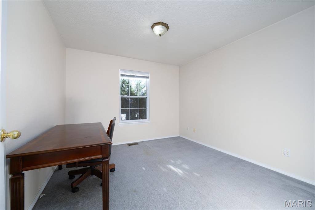 16855 Lensman Road, Saint Robert, MO 65584