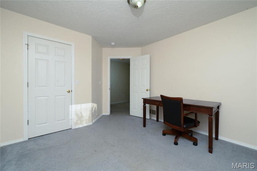 16855 Lensman Road, Saint Robert, MO 65584