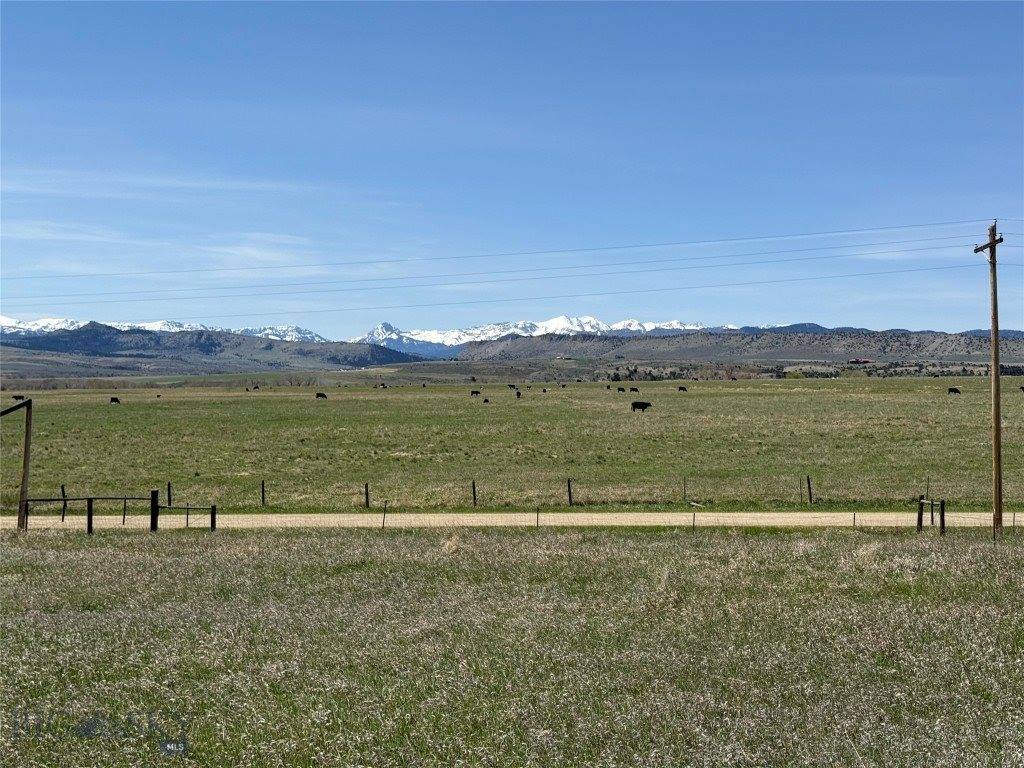 100 Queen Lane, Clyde Park, MT 59047