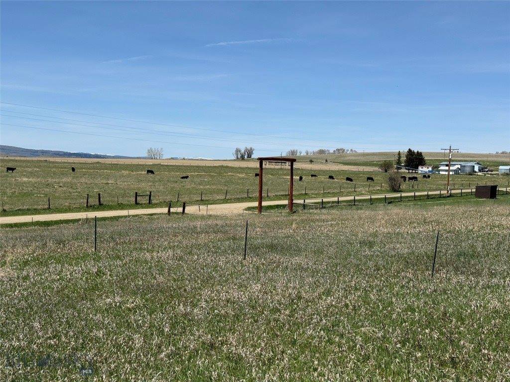 100 Queen Lane, Clyde Park, MT 59047