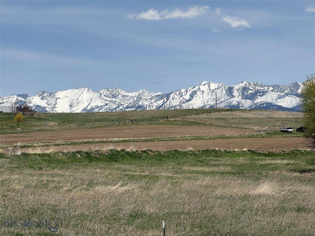 100 Queen Lane, Clyde Park, MT 59047