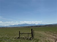 100 Queen Lane, Clyde Park, MT 59047