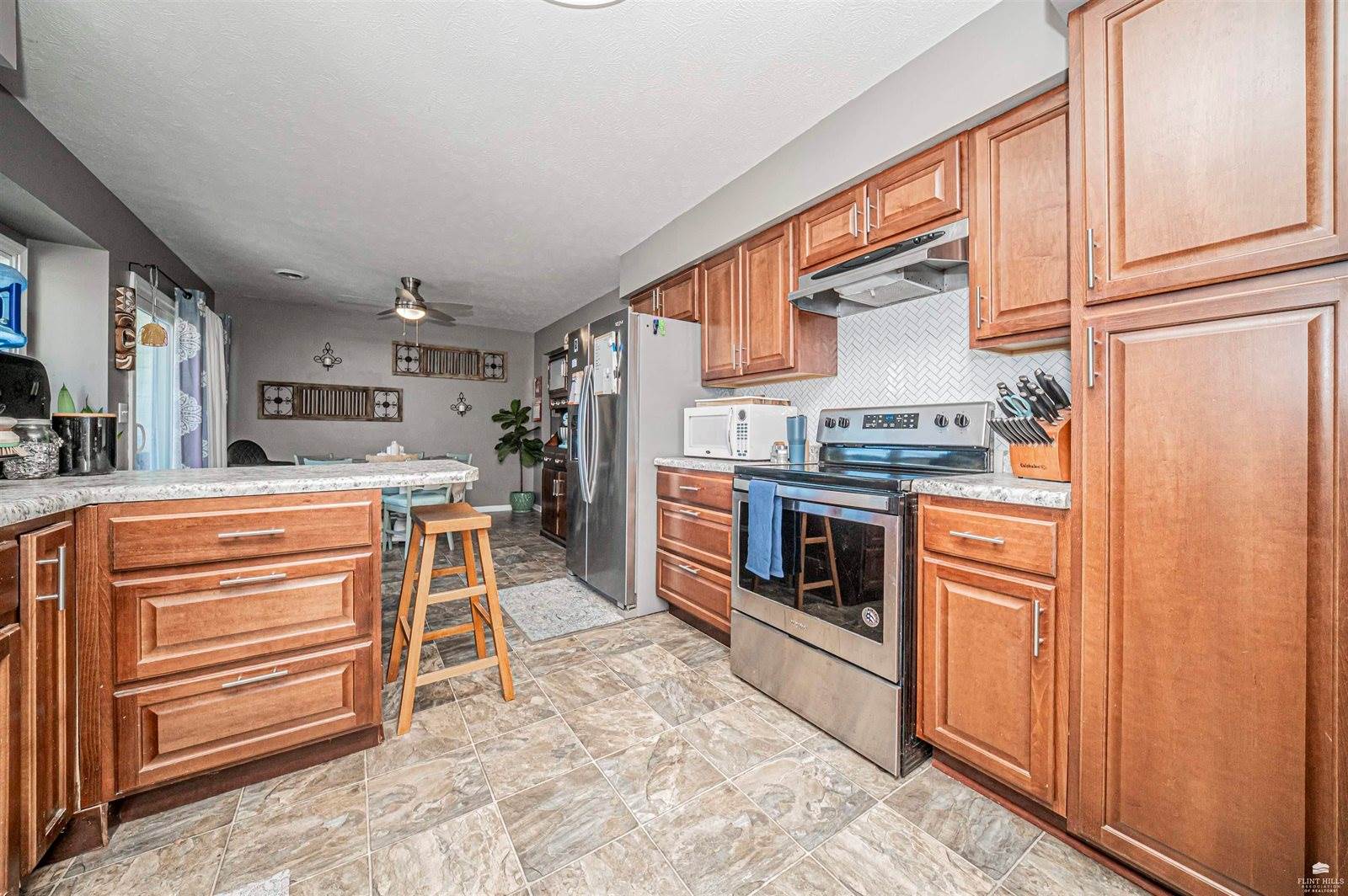 602 Knollwood Street, Wakefield, KS 67487