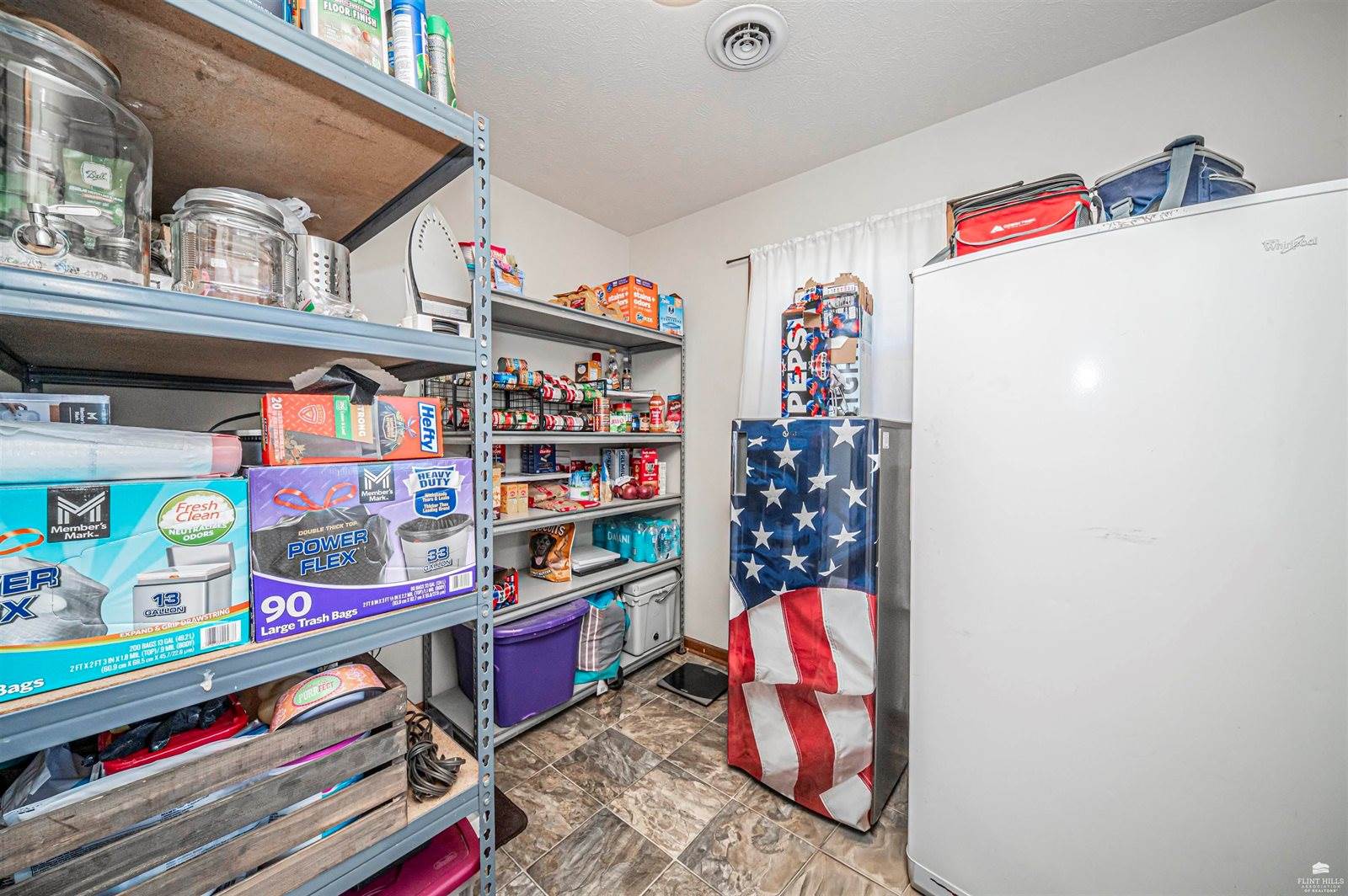 602 Knollwood Street, Wakefield, KS 67487