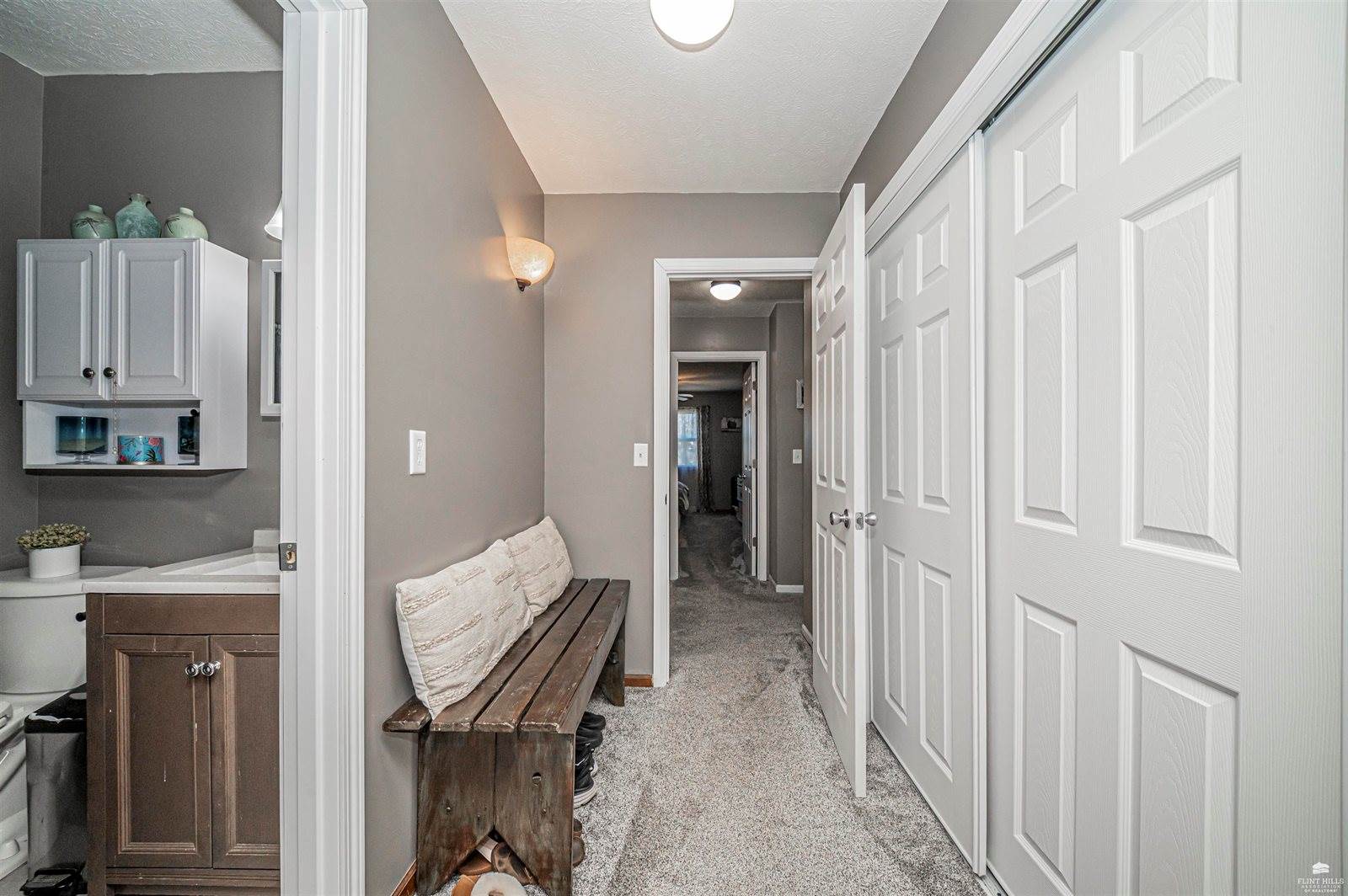 602 Knollwood Street, Wakefield, KS 67487