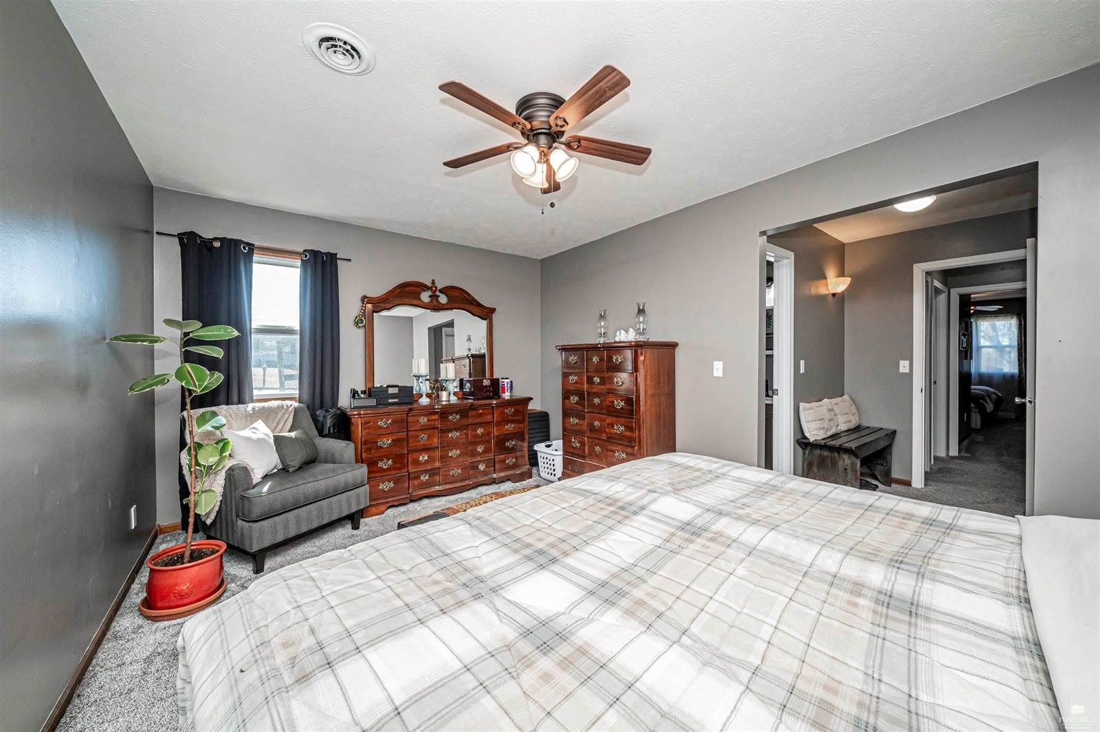 602 Knollwood Street, Wakefield, KS 67487