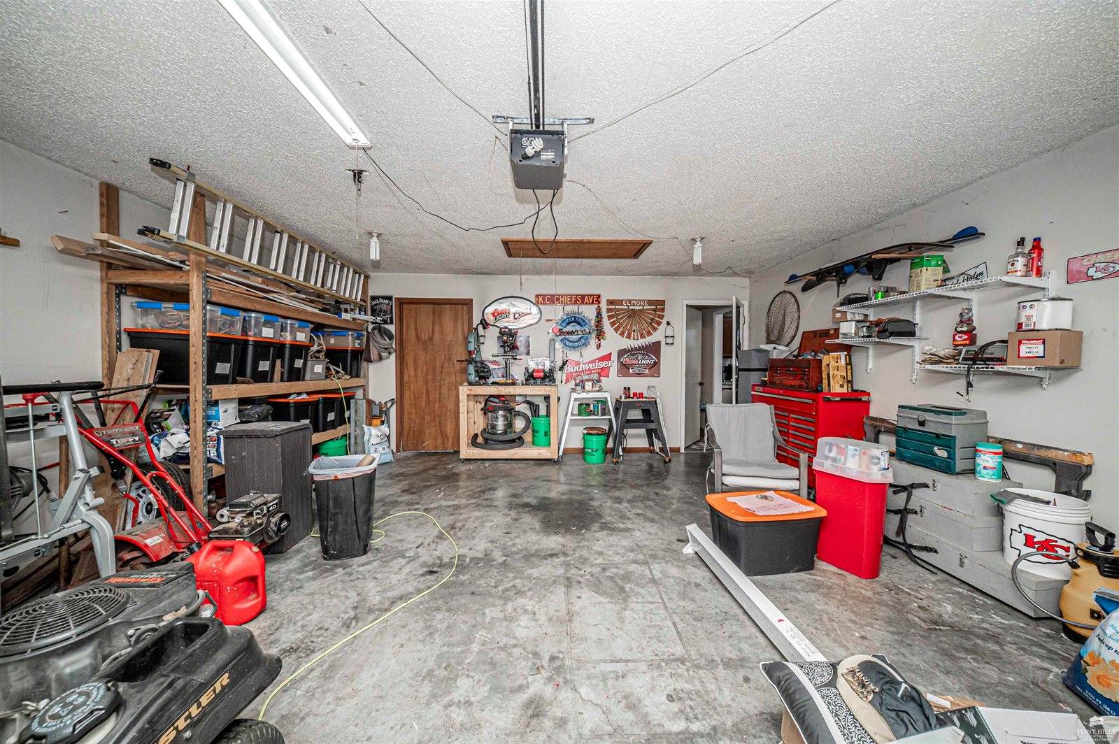 602 Knollwood Street, Wakefield, KS 67487