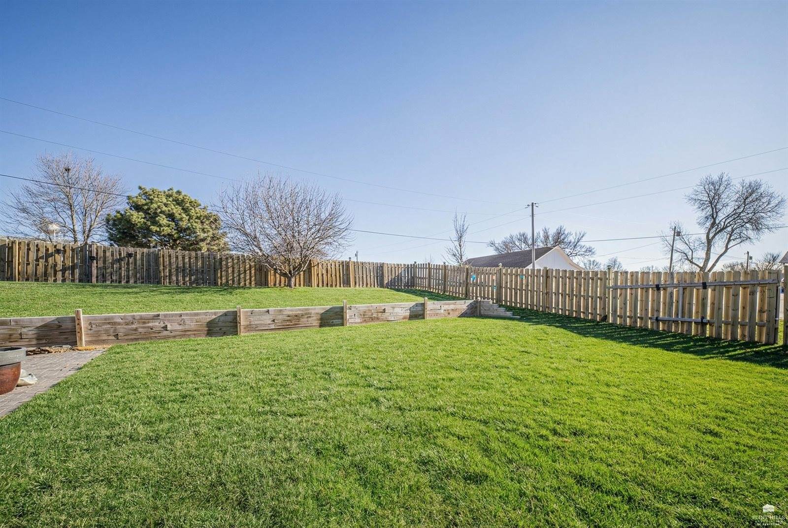 602 Knollwood Street, Wakefield, KS 67487