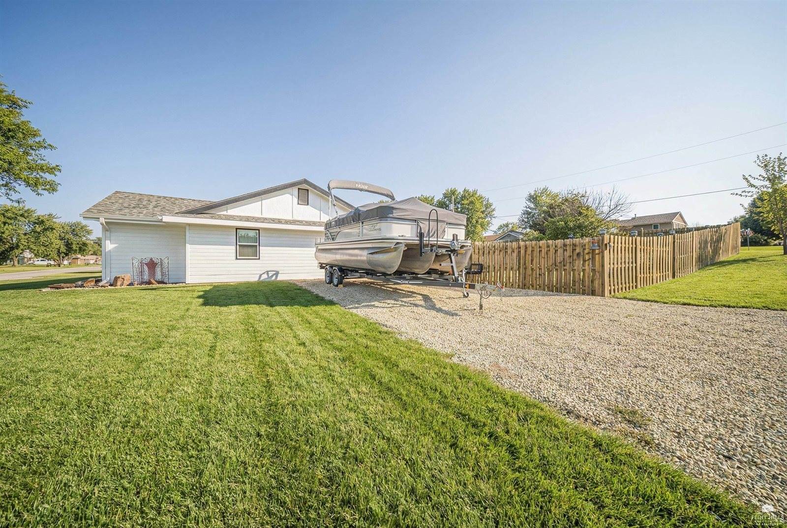 602 Knollwood Street, Wakefield, KS 67487