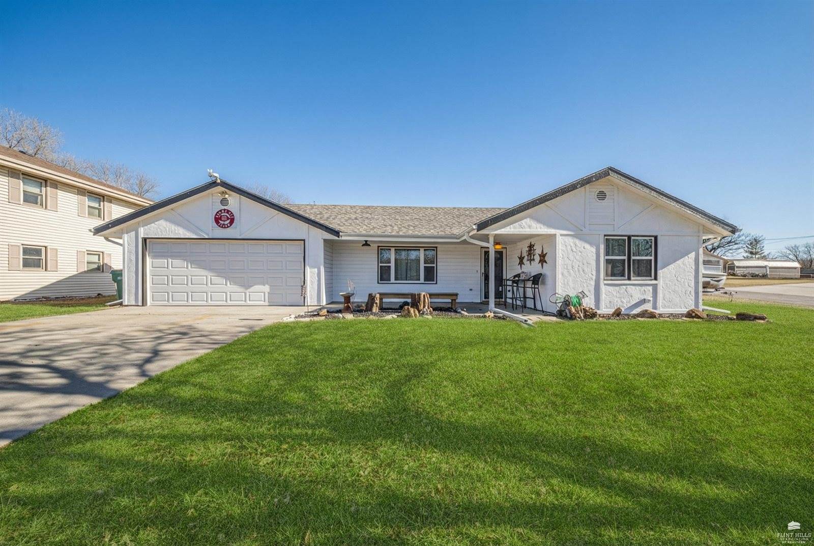 602 Knollwood Street, Wakefield, KS 67487