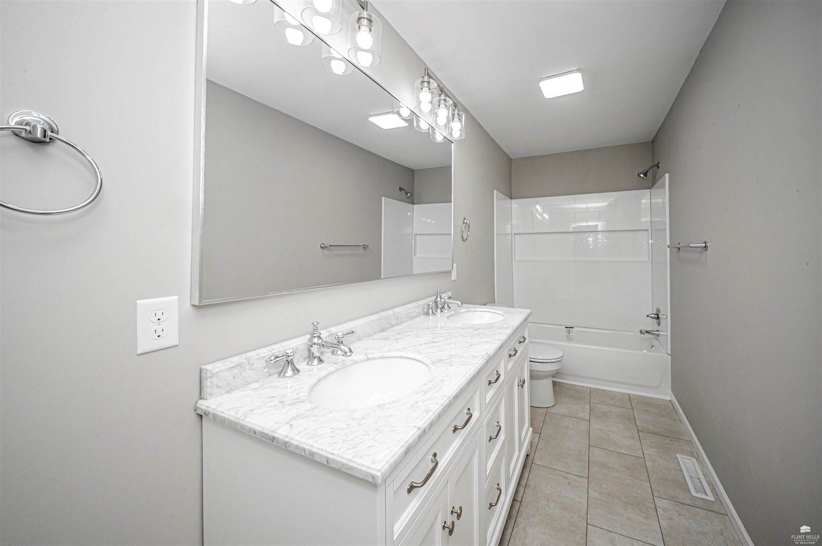 941 Cedar Street, Junction City, KS 66441