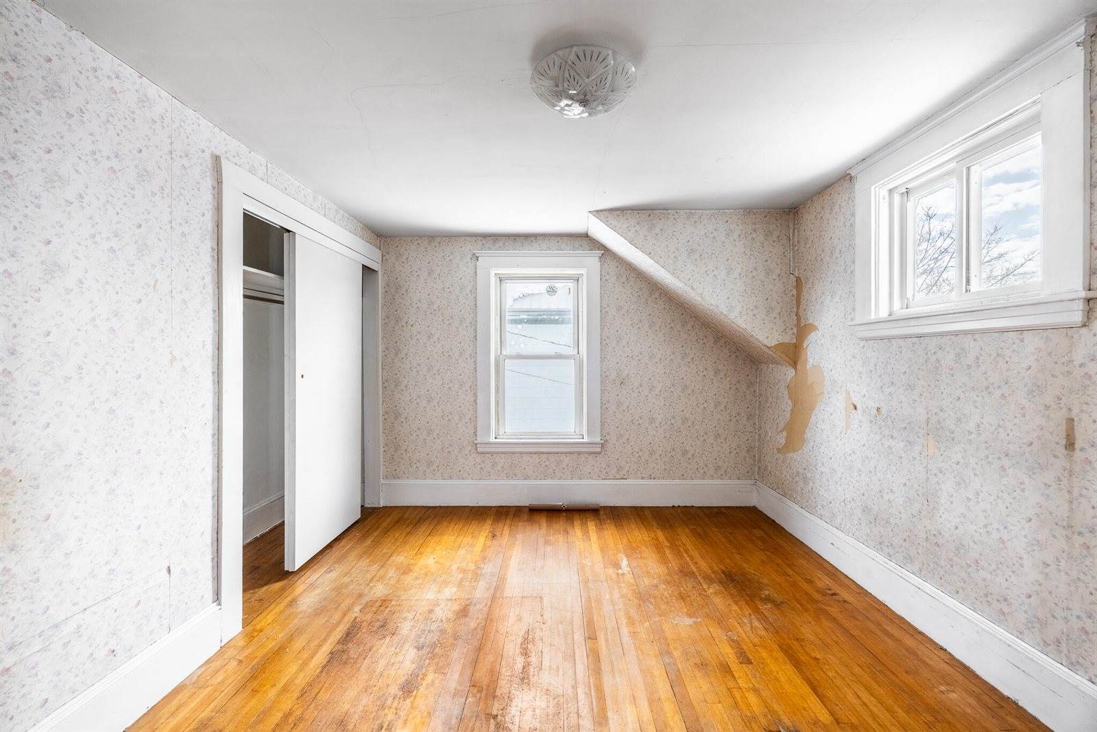 211 Maple Street, Bangor, ME 04401