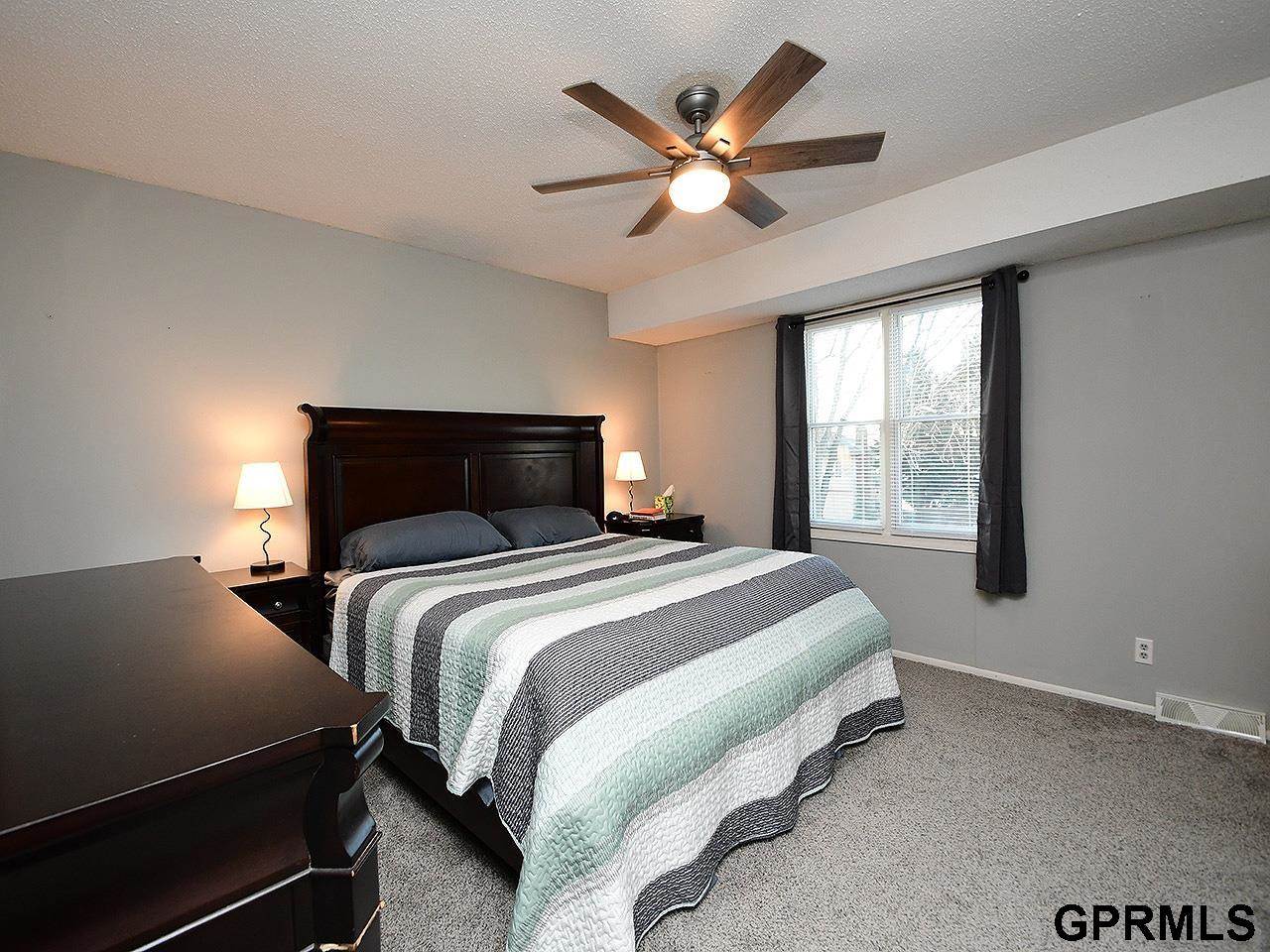 21319 Fieldcrest Drive, Elkhorn, NE 68022