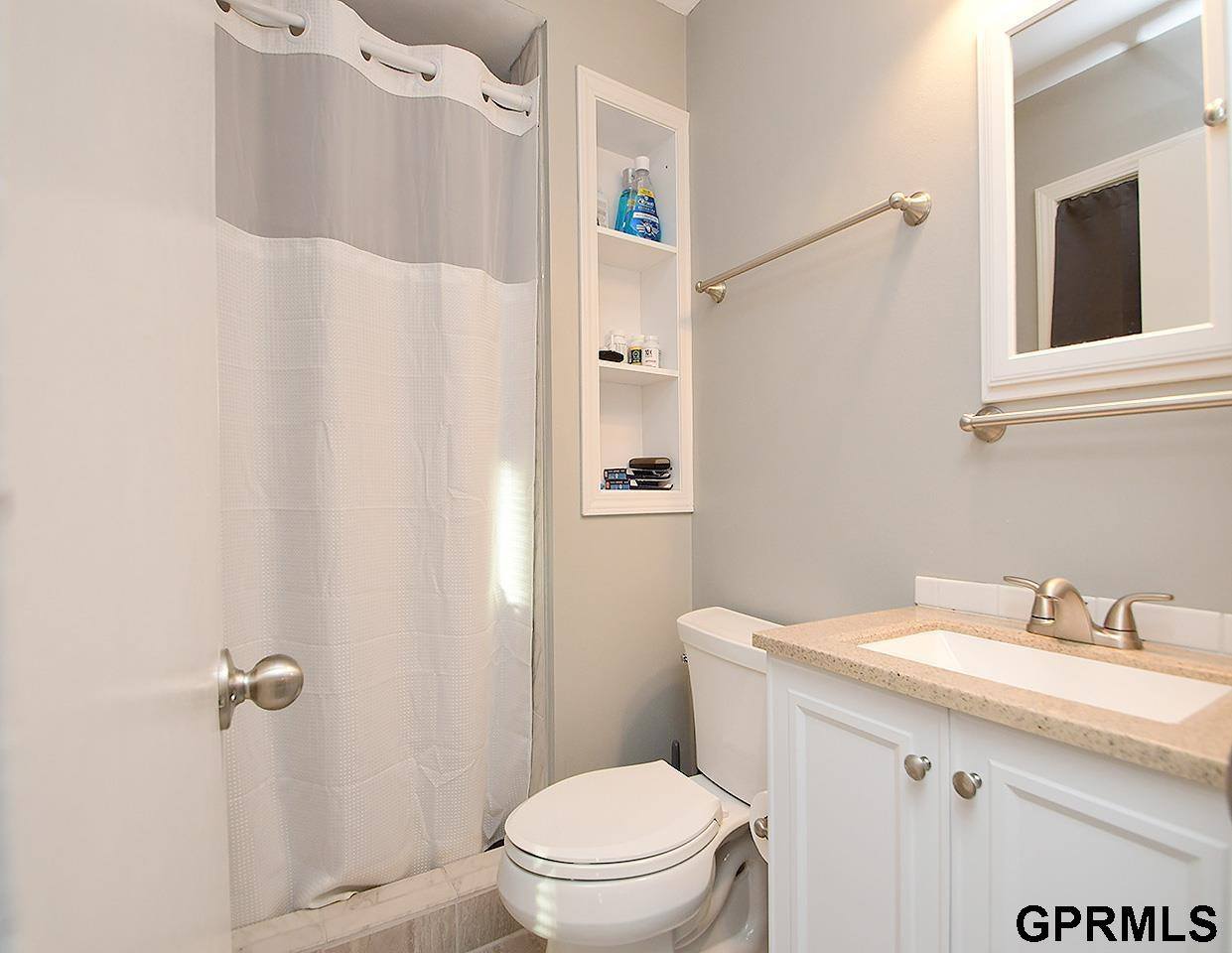 21319 Fieldcrest Drive, Elkhorn, NE 68022