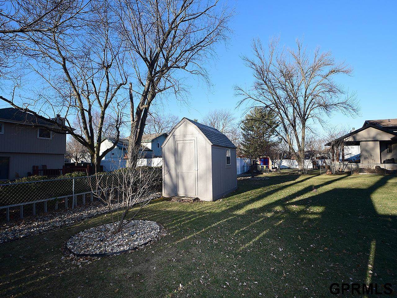 21319 Fieldcrest Drive, Elkhorn, NE 68022