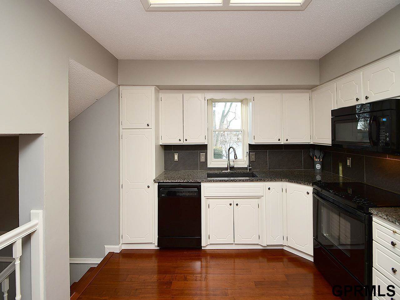 21319 Fieldcrest Drive, Elkhorn, NE 68022