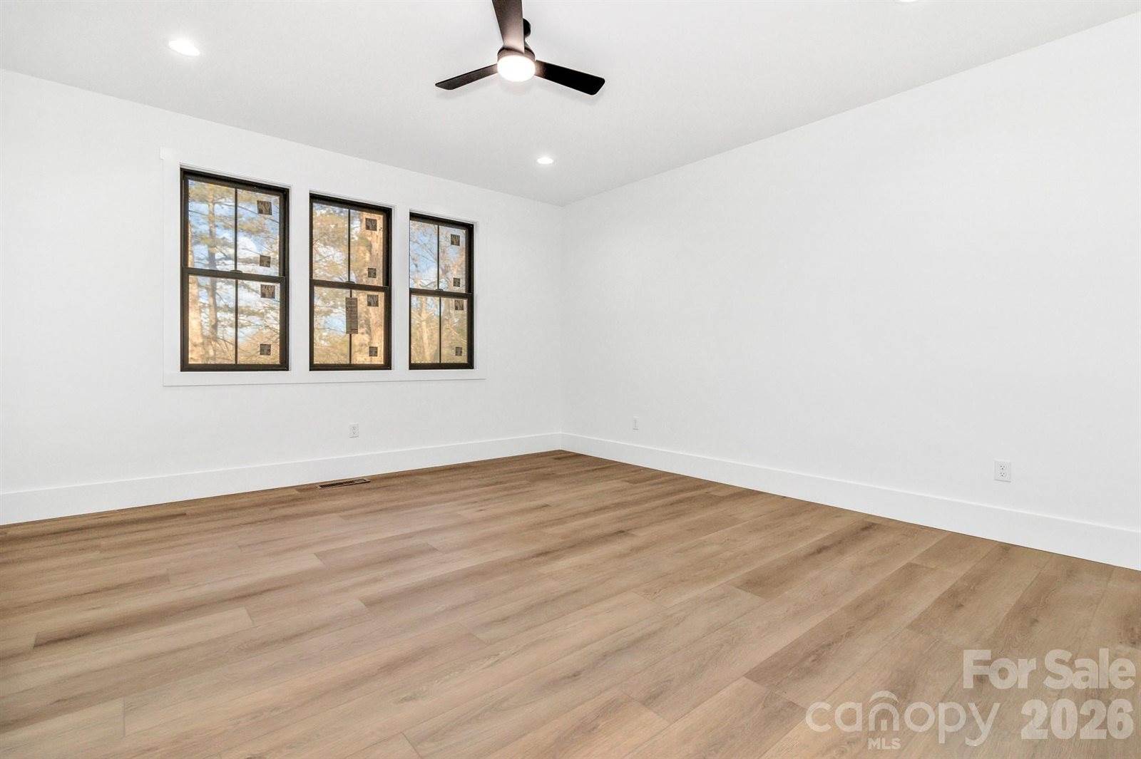 81 Goldenwood Lane, Mills River, NC 28759