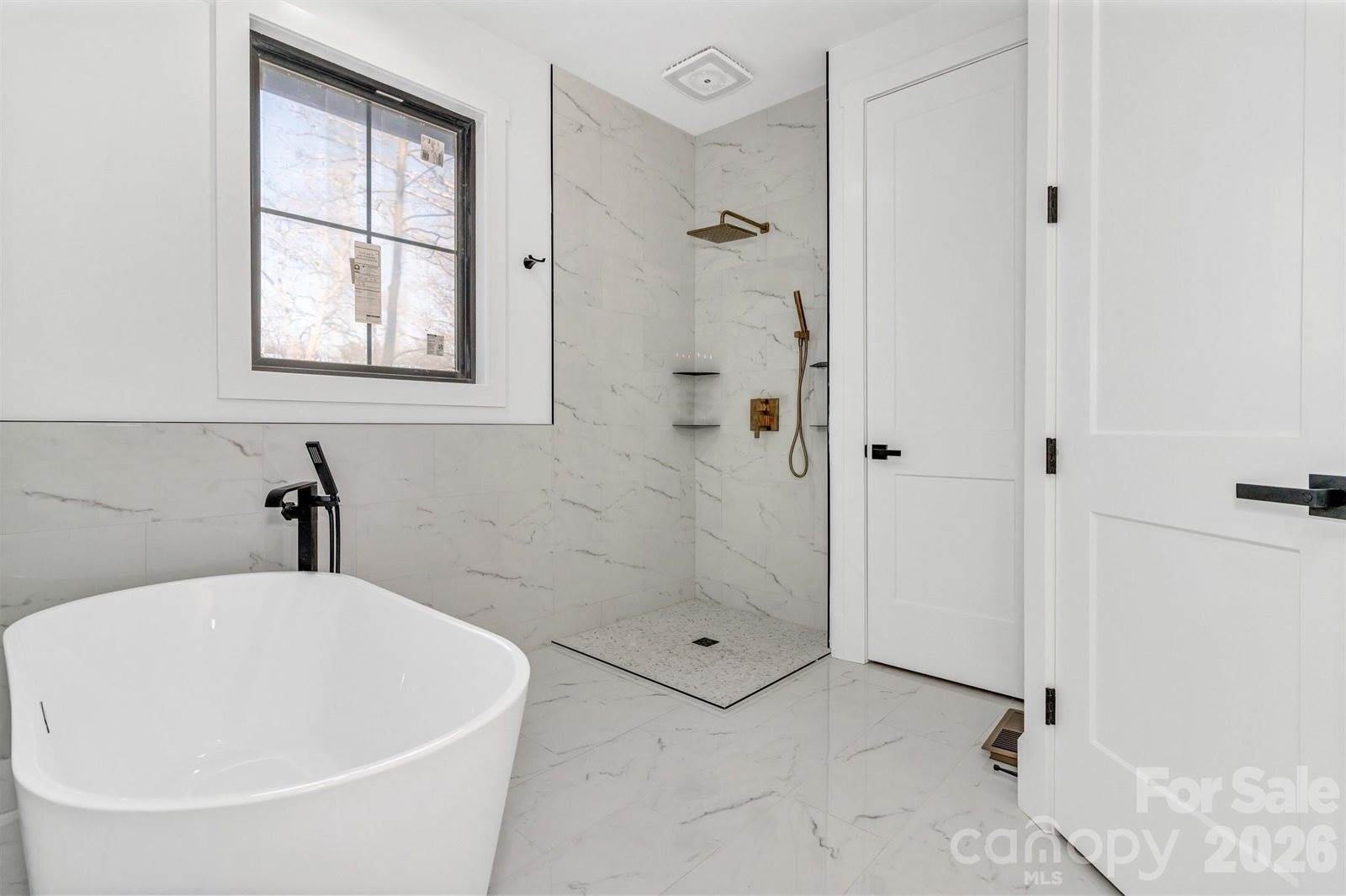 81 Goldenwood Lane, Mills River, NC 28759