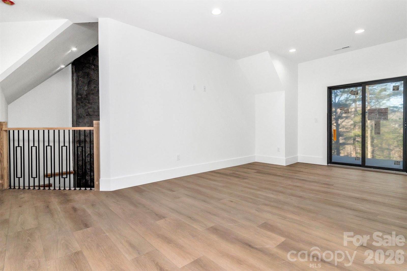 81 Goldenwood Lane, Mills River, NC 28759