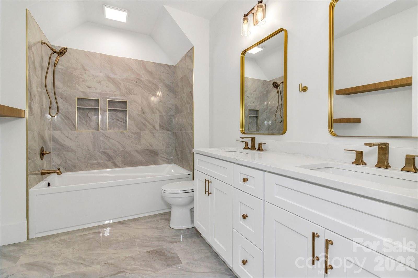 81 Goldenwood Lane, Mills River, NC 28759