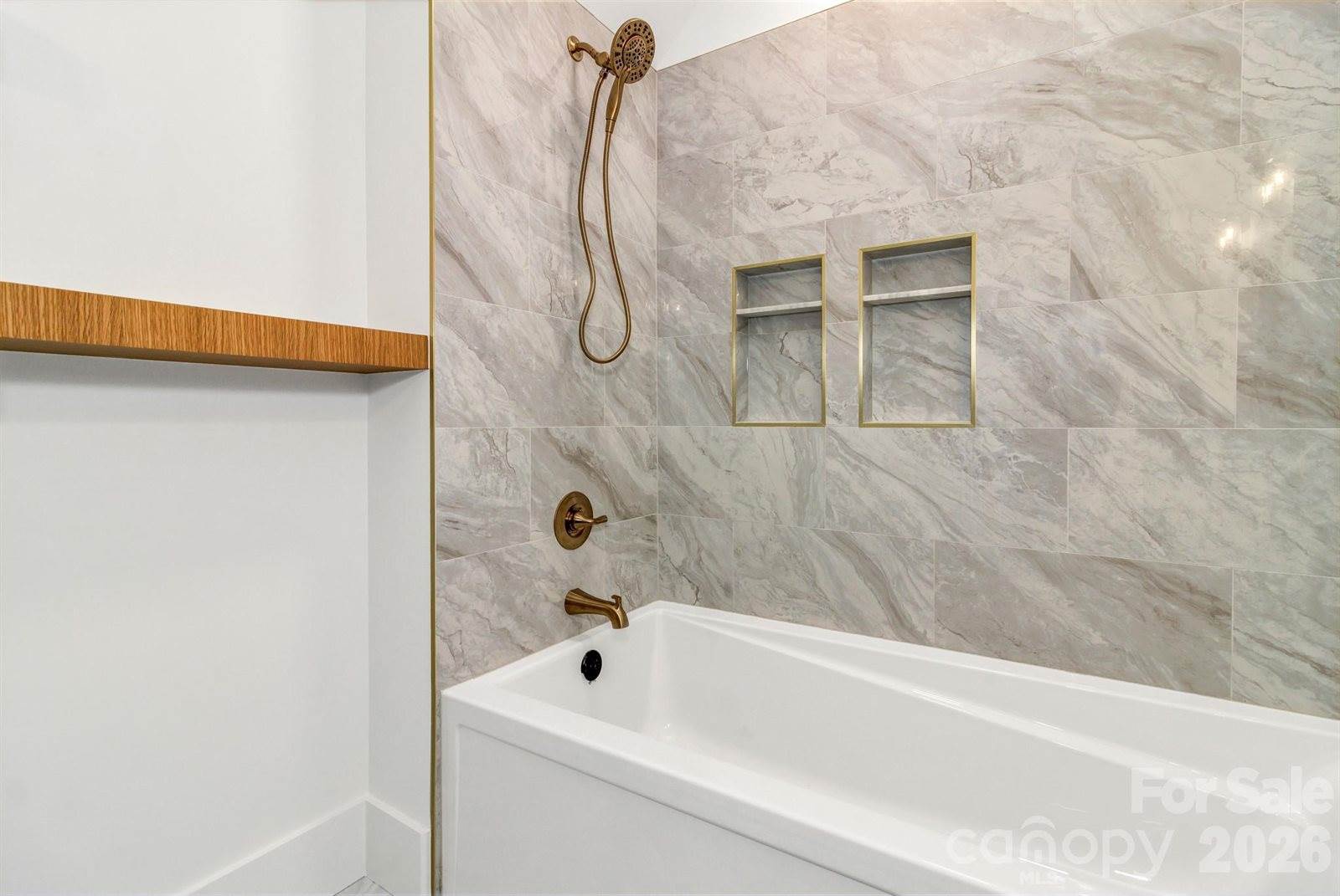 81 Goldenwood Lane, Mills River, NC 28759