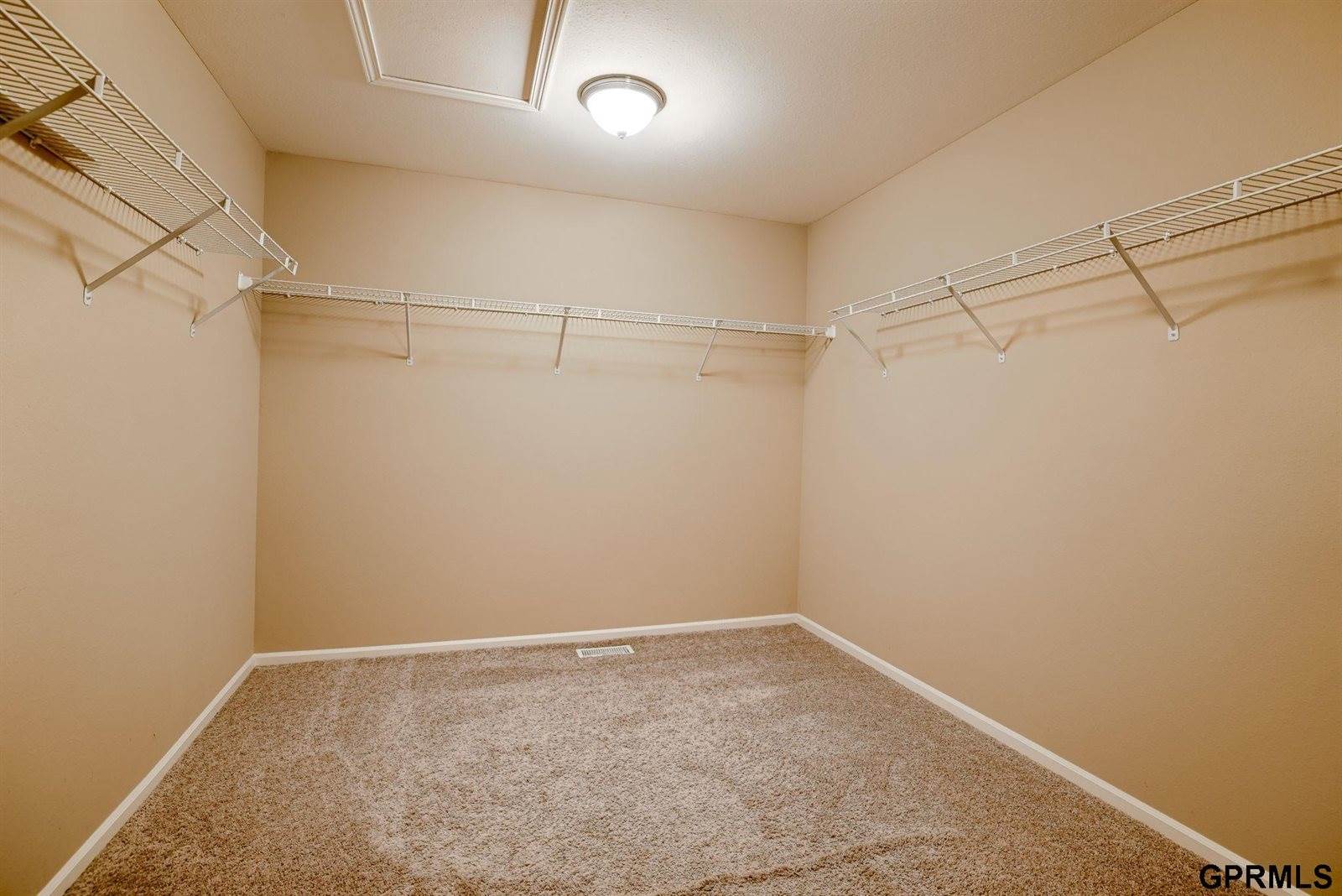 7943 North 152nd Avenue, Bennington, NE 68007