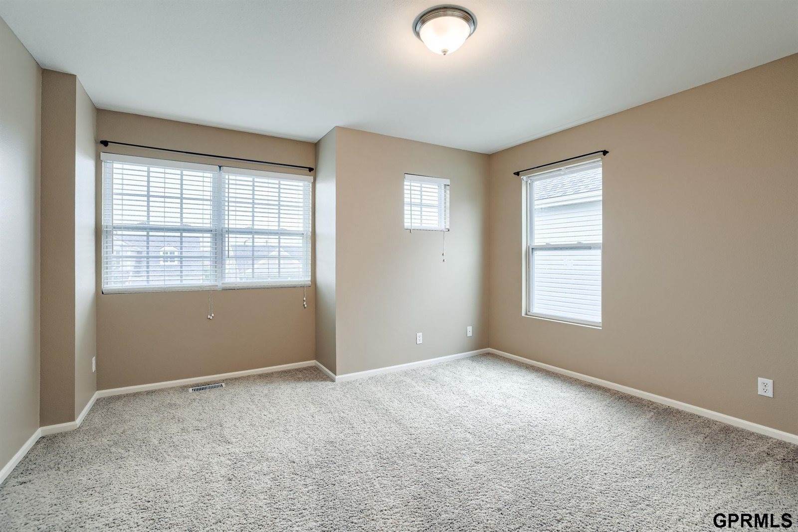 7943 North 152nd Avenue, Bennington, NE 68007