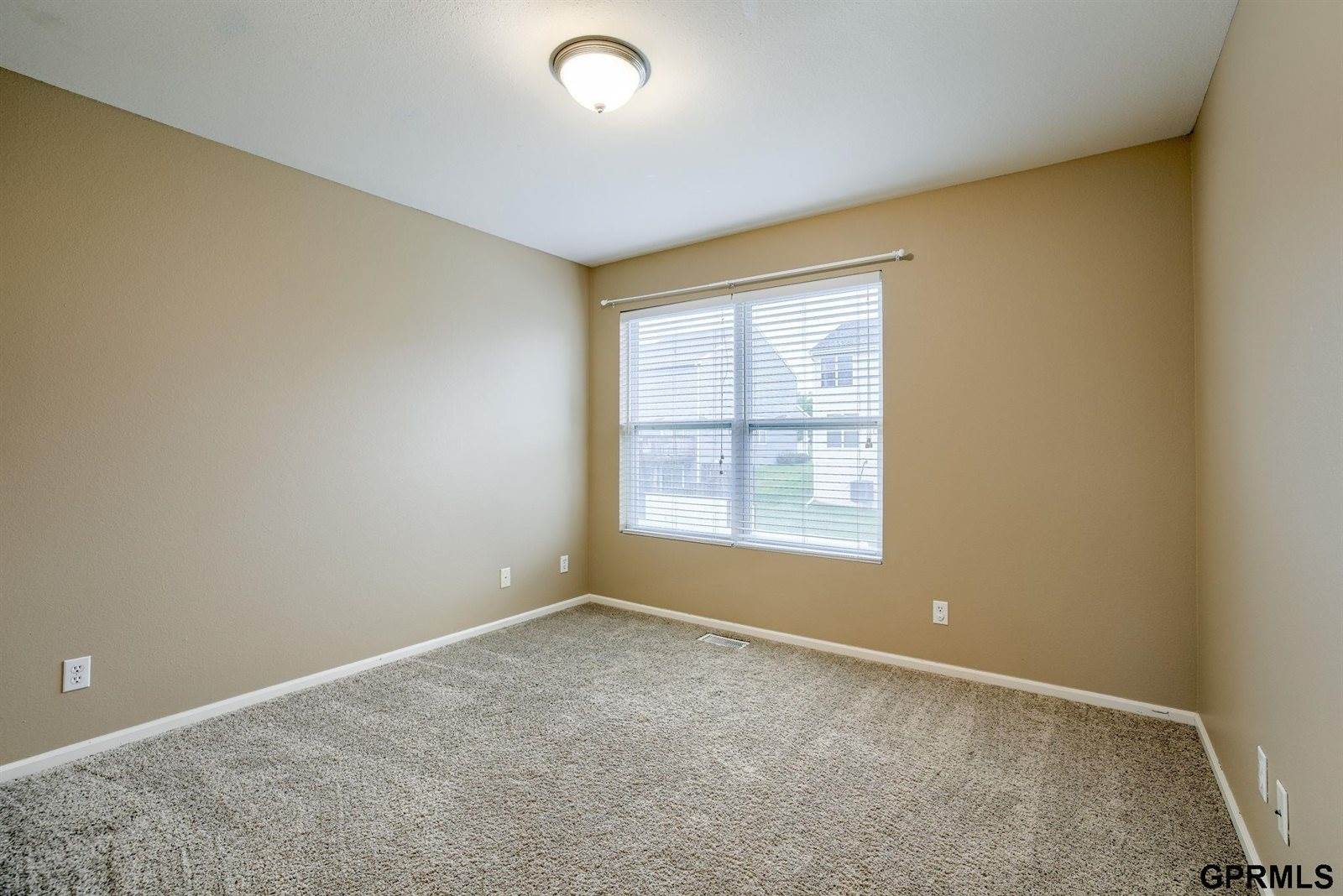 7943 North 152nd Avenue, Bennington, NE 68007