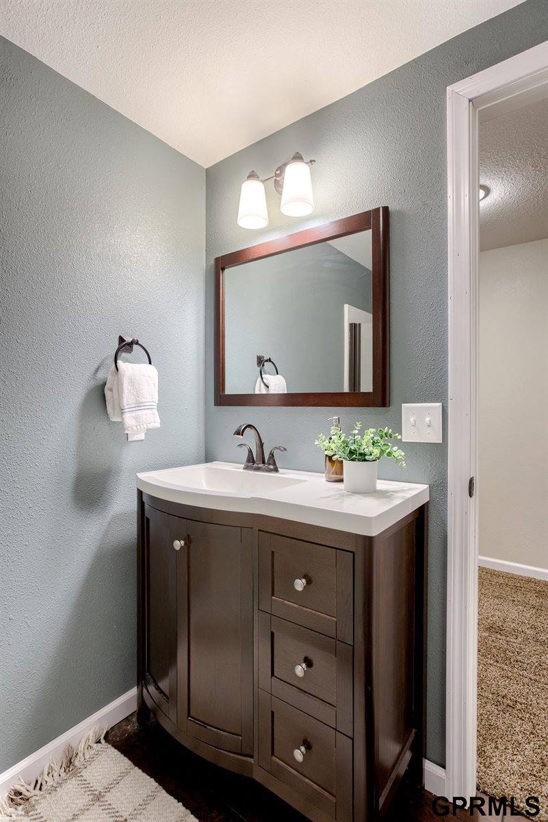 7943 North 152nd Avenue, Bennington, NE 68007