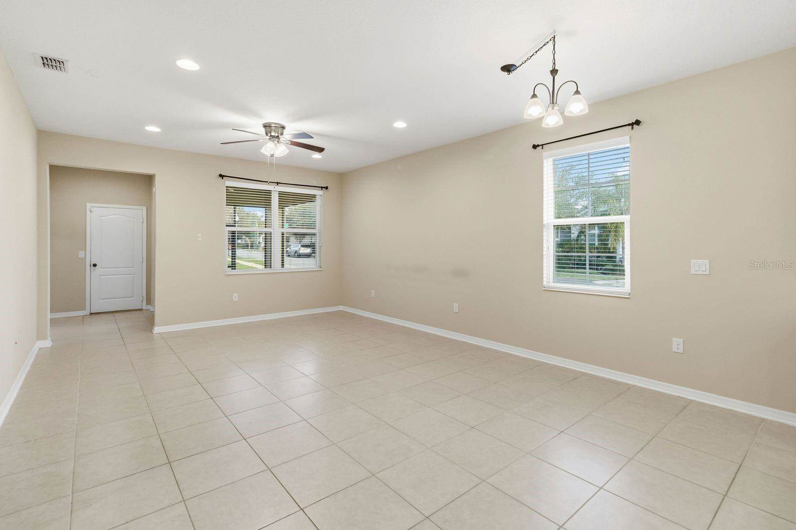 8216 Gray Kingbird Dr, Winter Garden, FL 34787