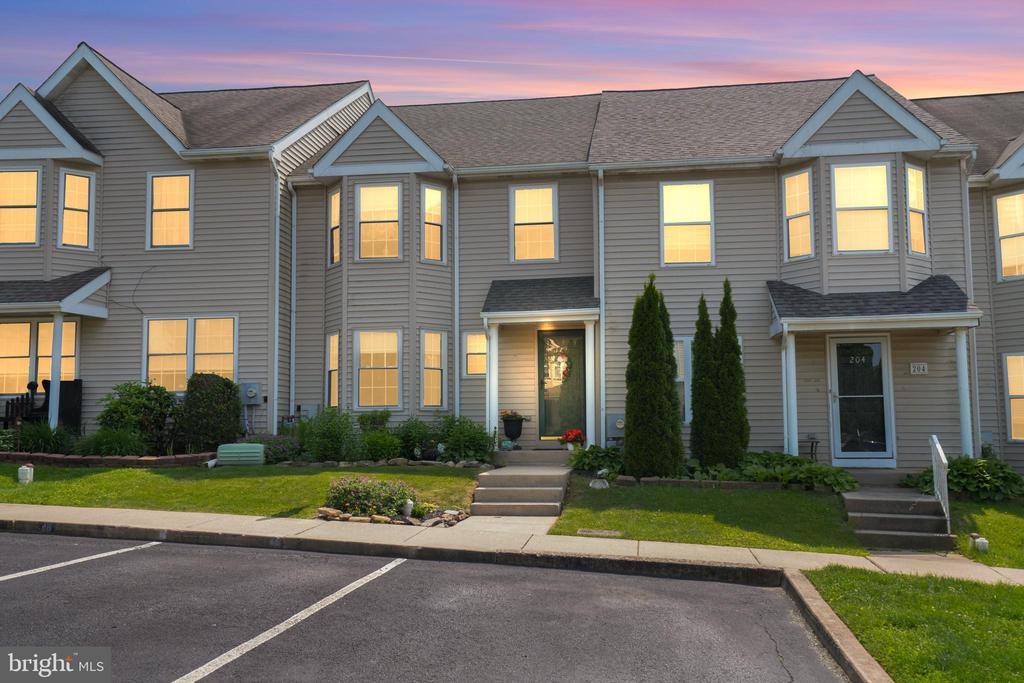 202 Thia Court, Coatesville, PA 19320