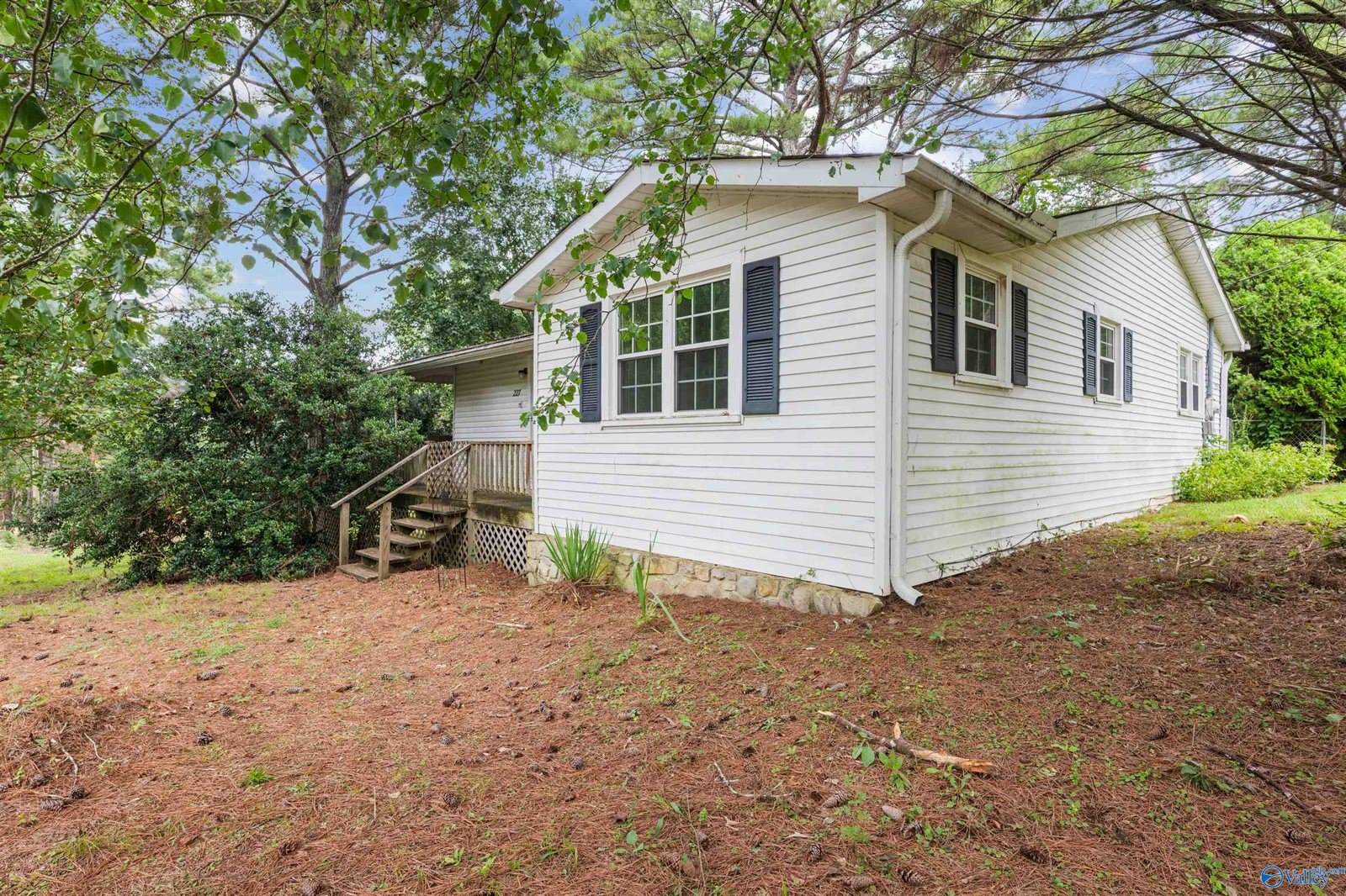 227 Kay Road, Laceys Spring, AL 35754