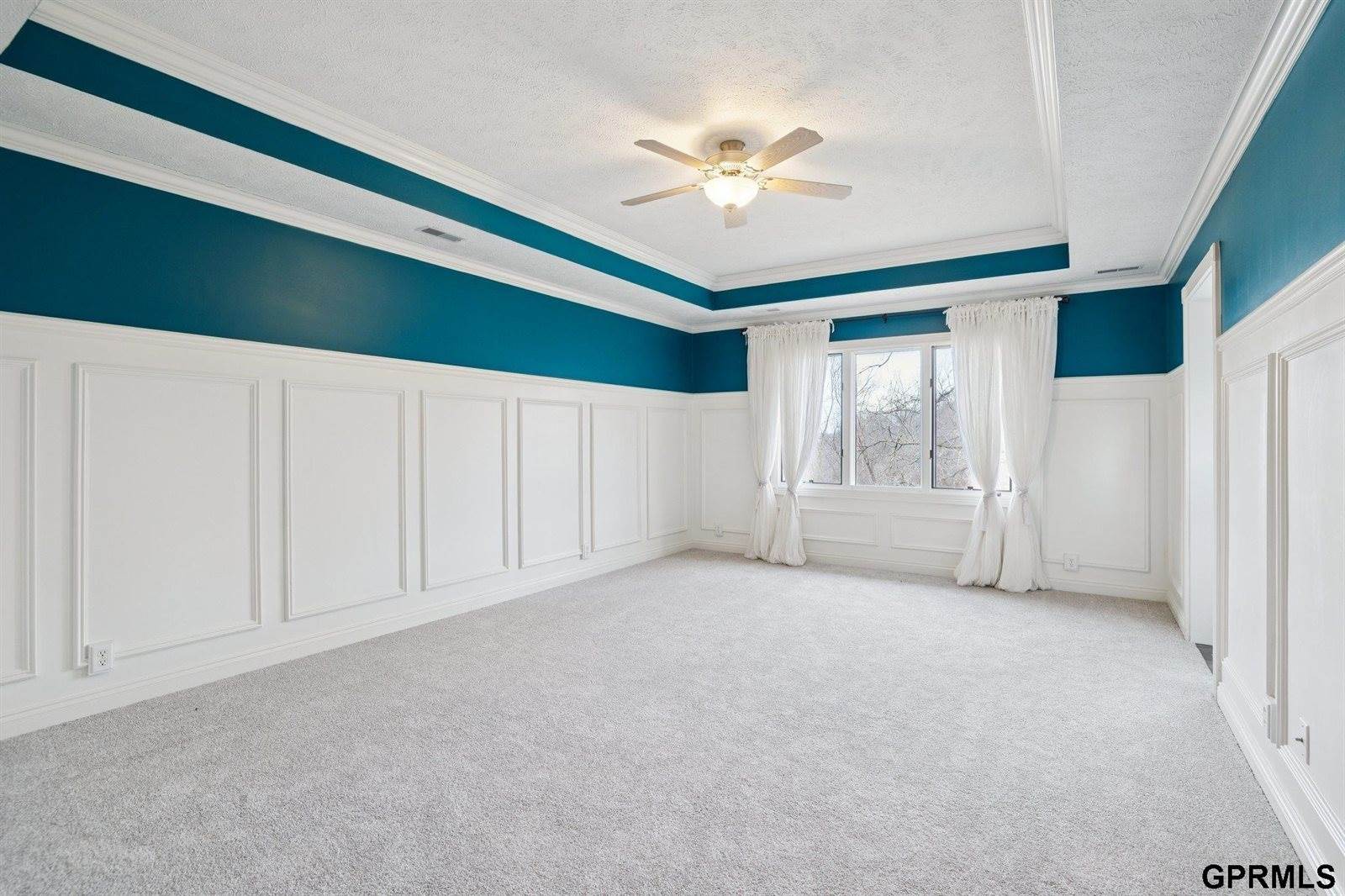 19719 Raven Drive, Louisville, NE 68037