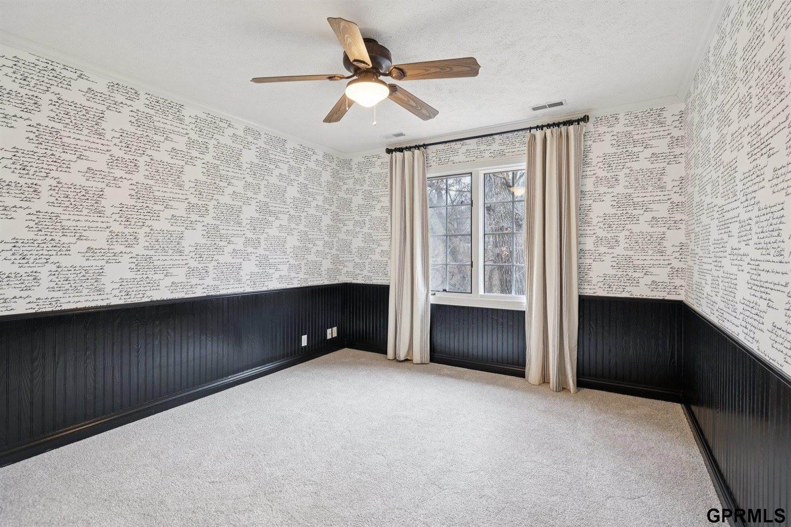 19719 Raven Drive, Louisville, NE 68037