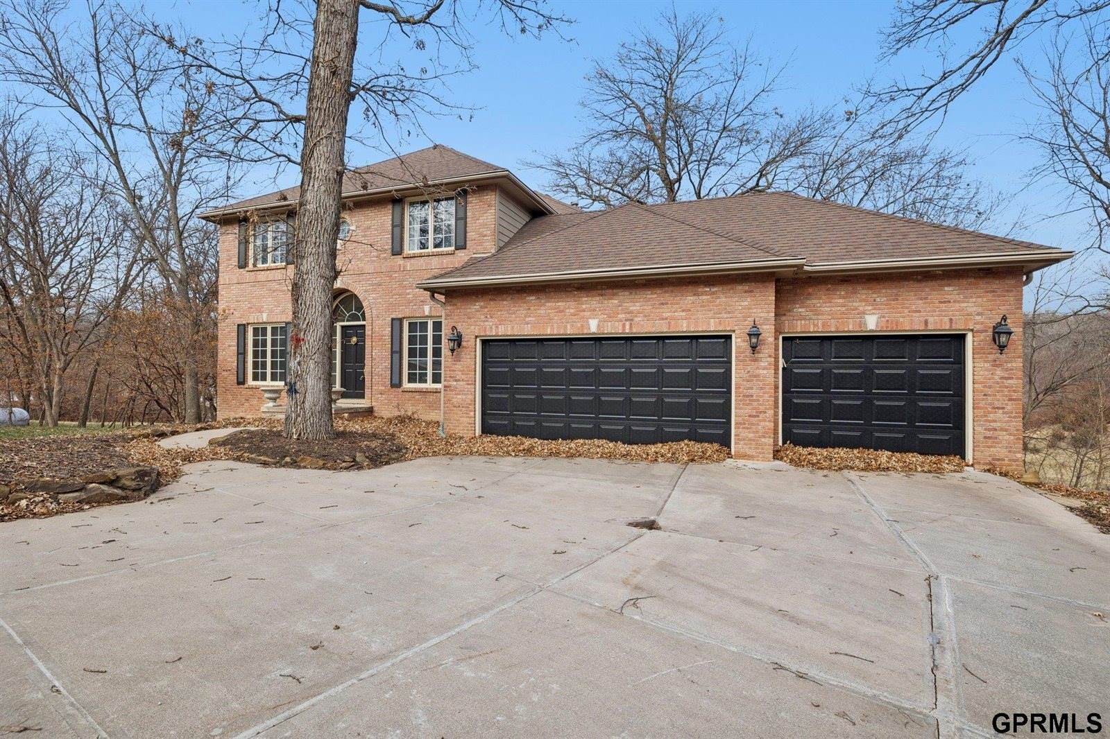 19719 Raven Drive, Louisville, NE 68037