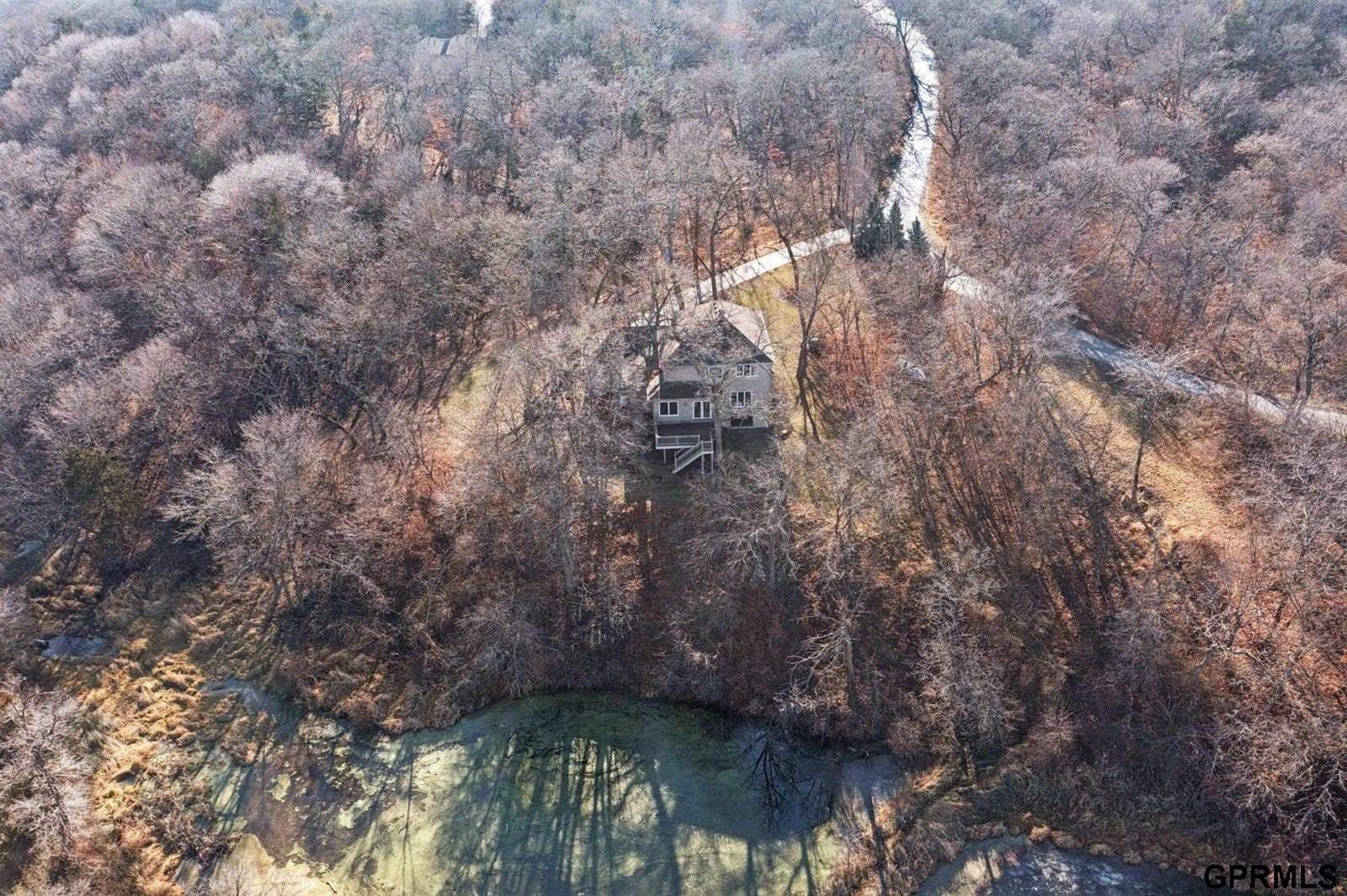 19719 Raven Drive, Louisville, NE 68037