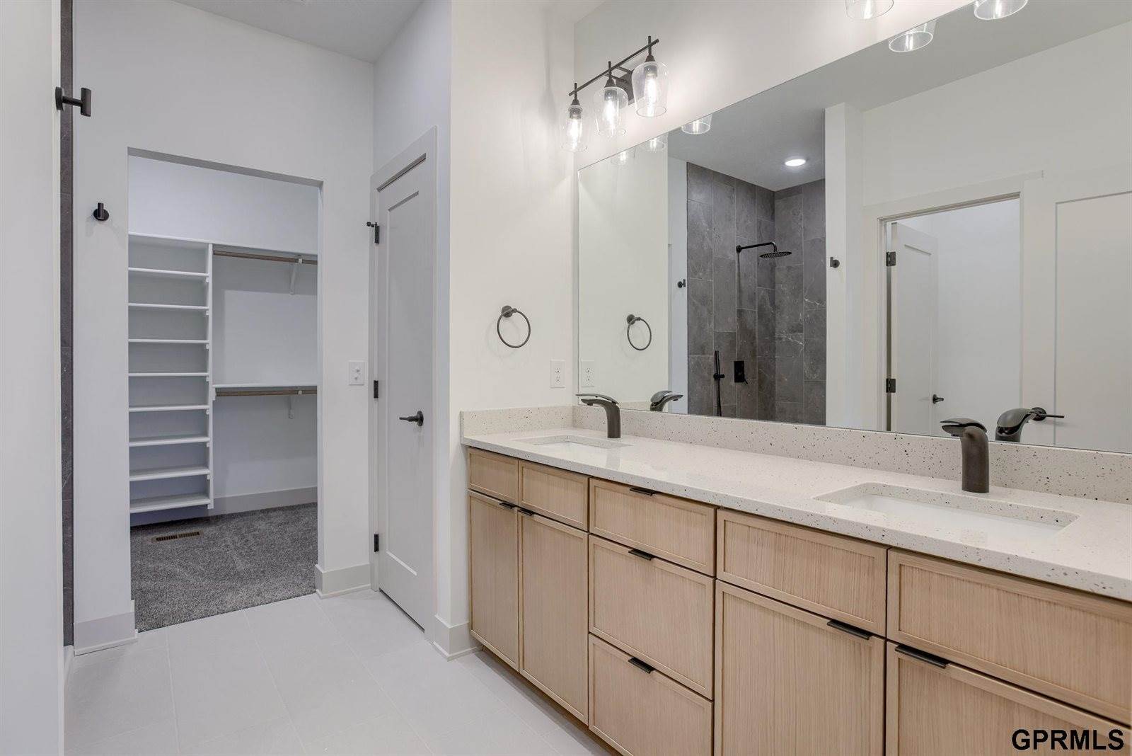 20139 S Street, Omaha, NE 68135