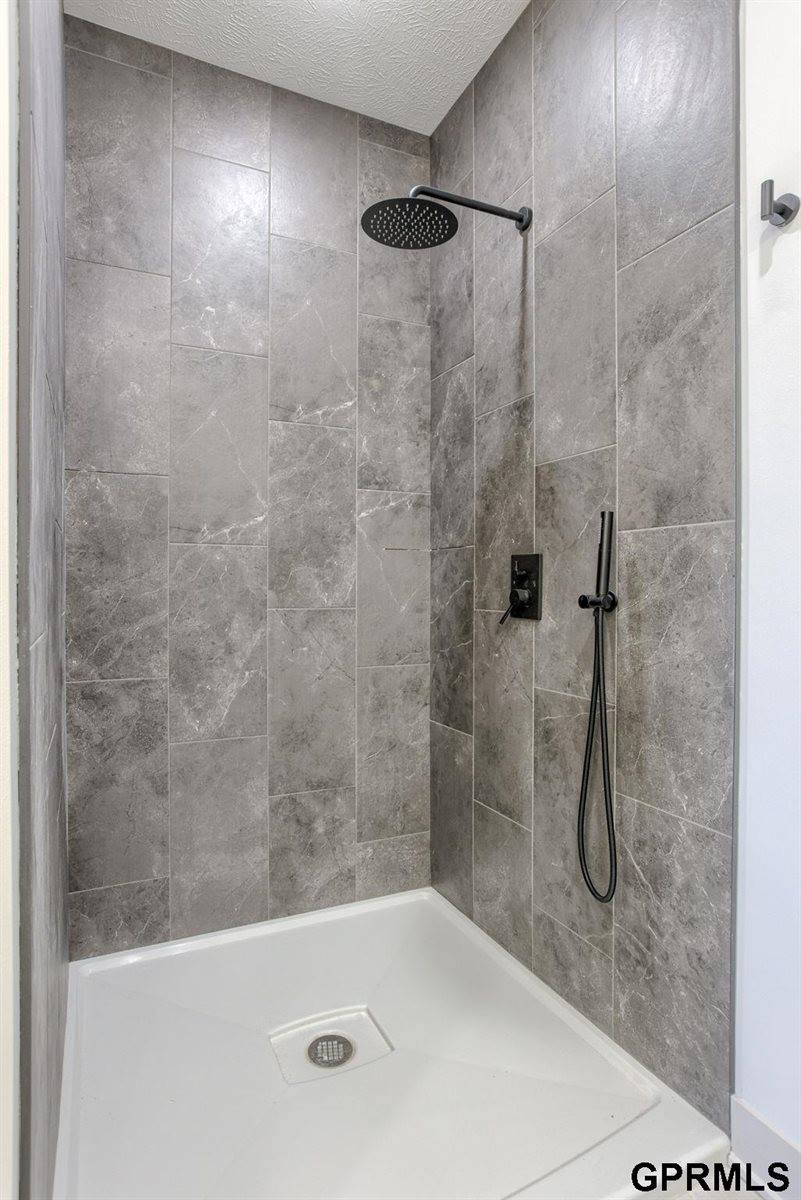 20139 S Street, Omaha, NE 68135