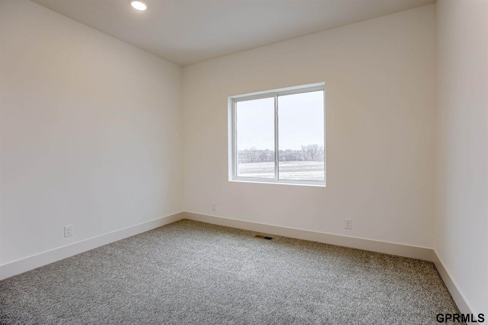 20139 S Street, Omaha, NE 68135