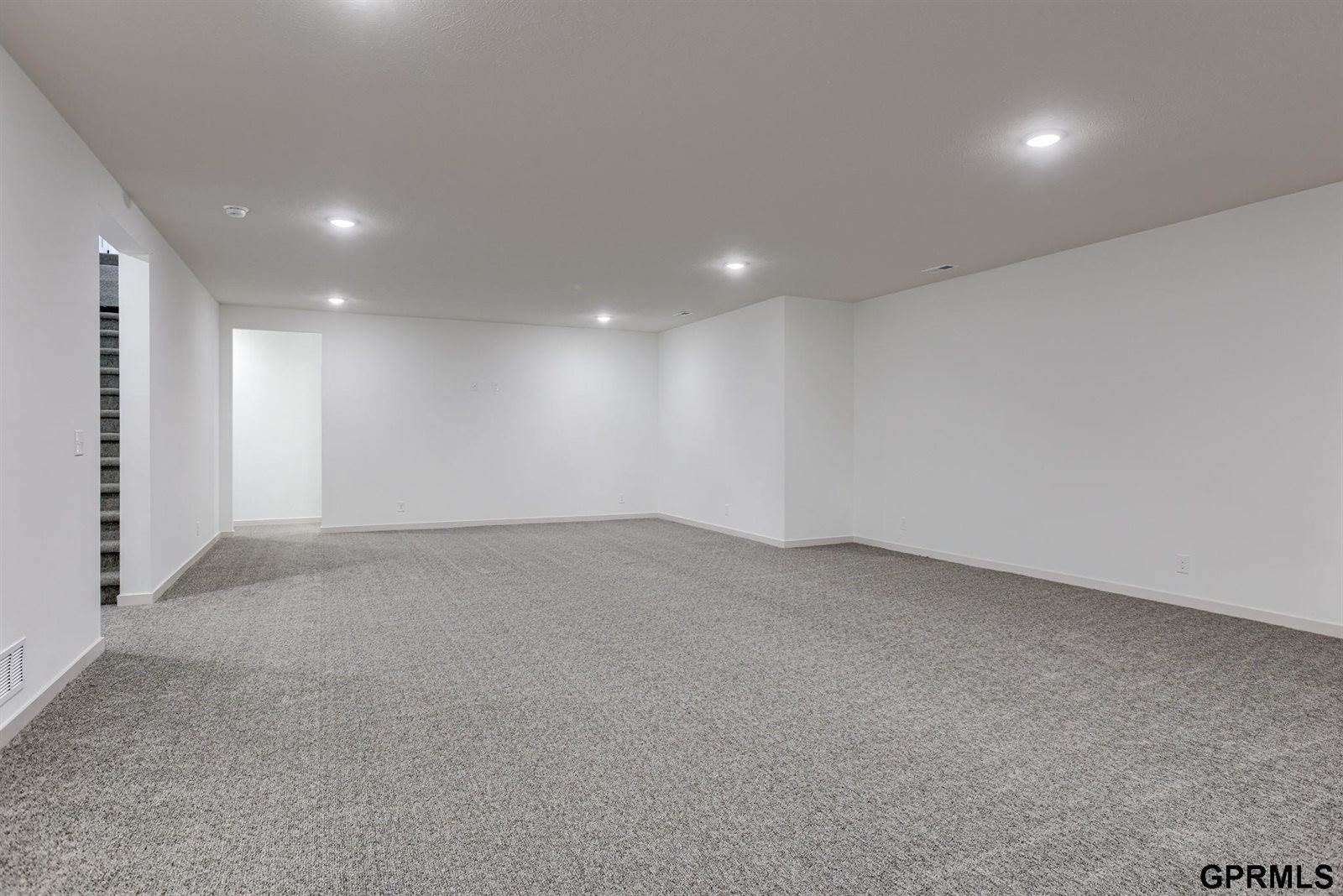 20139 S Street, Omaha, NE 68135