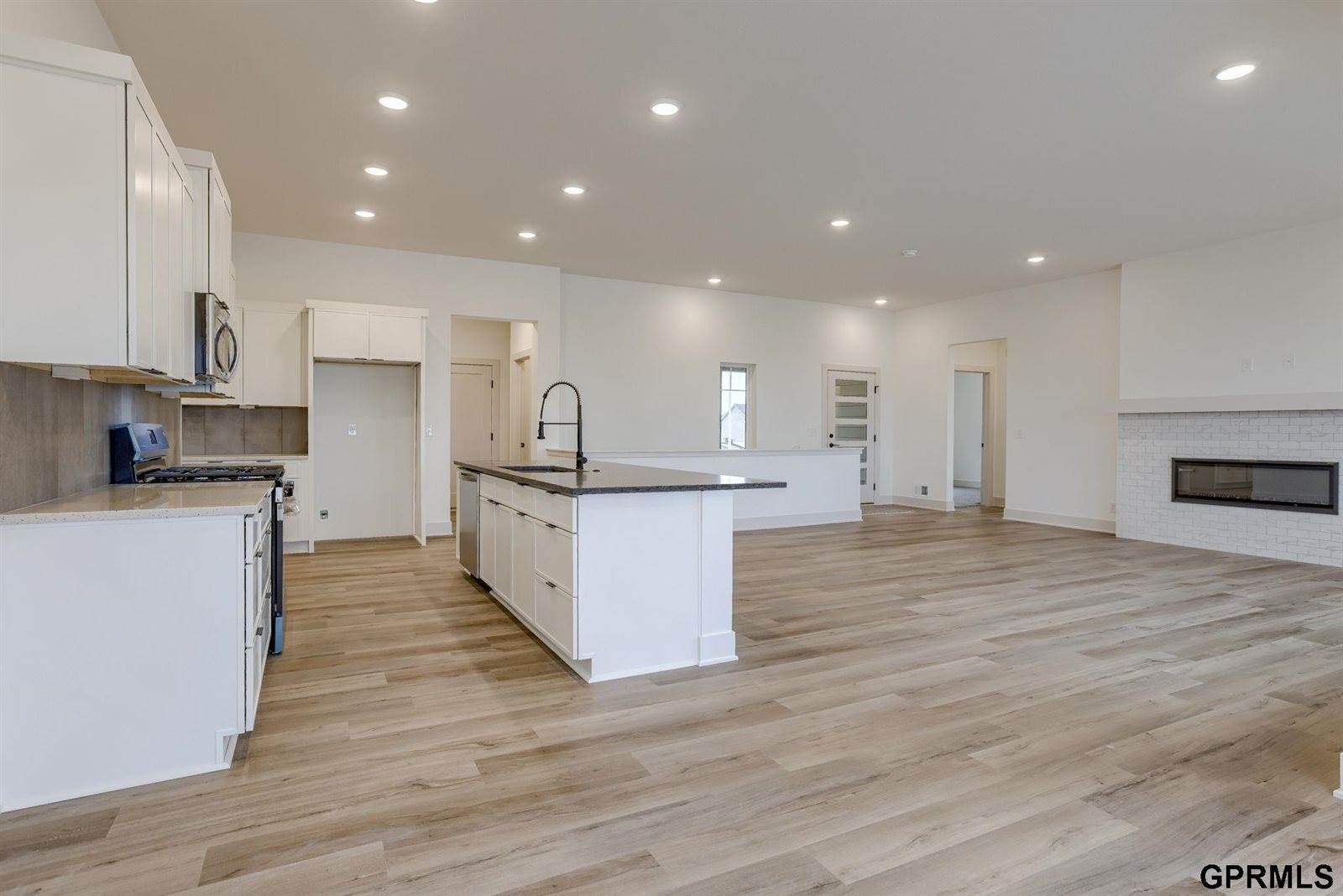 20139 S Street, Omaha, NE 68135