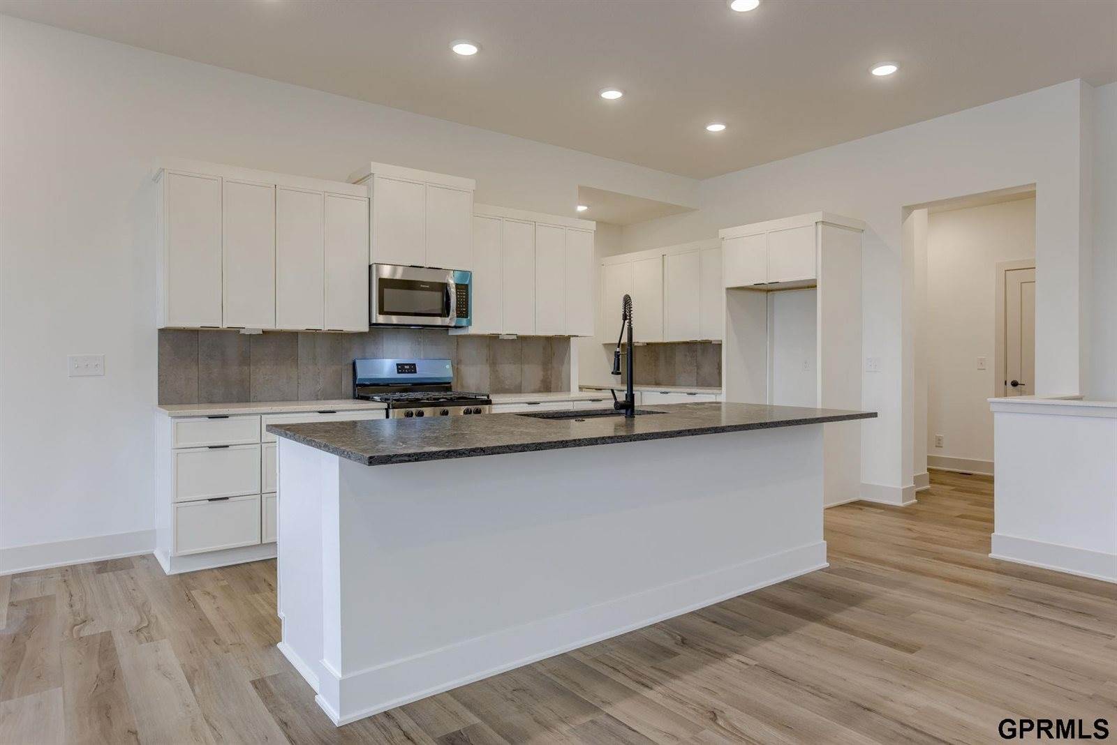 20139 S Street, Omaha, NE 68135