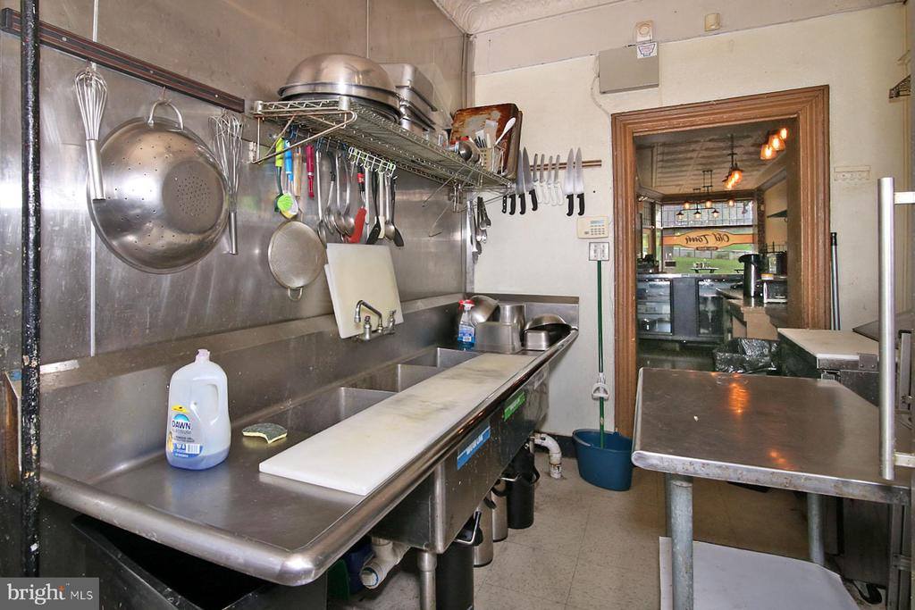 512 North 3RD Street, Harrisburg, PA 17101