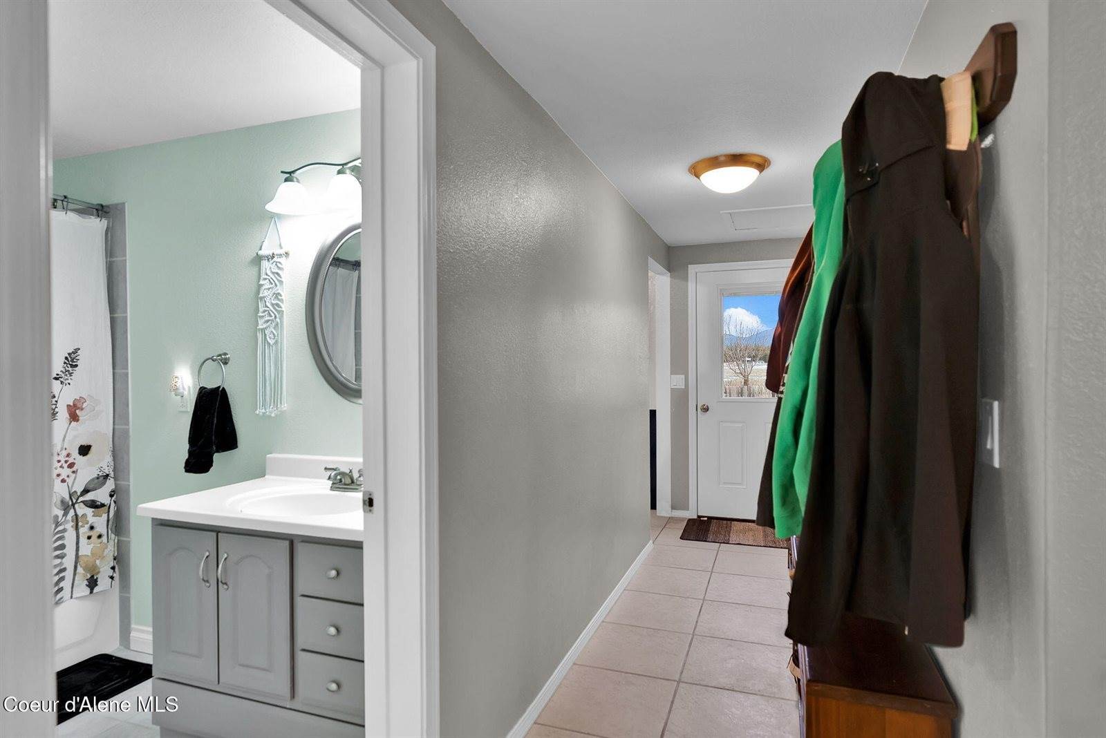 1247 Lost Mile Rd, Bonners Ferry, ID 83805