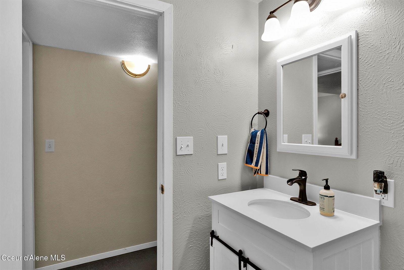 1247 Lost Mile Rd, Bonners Ferry, ID 83805