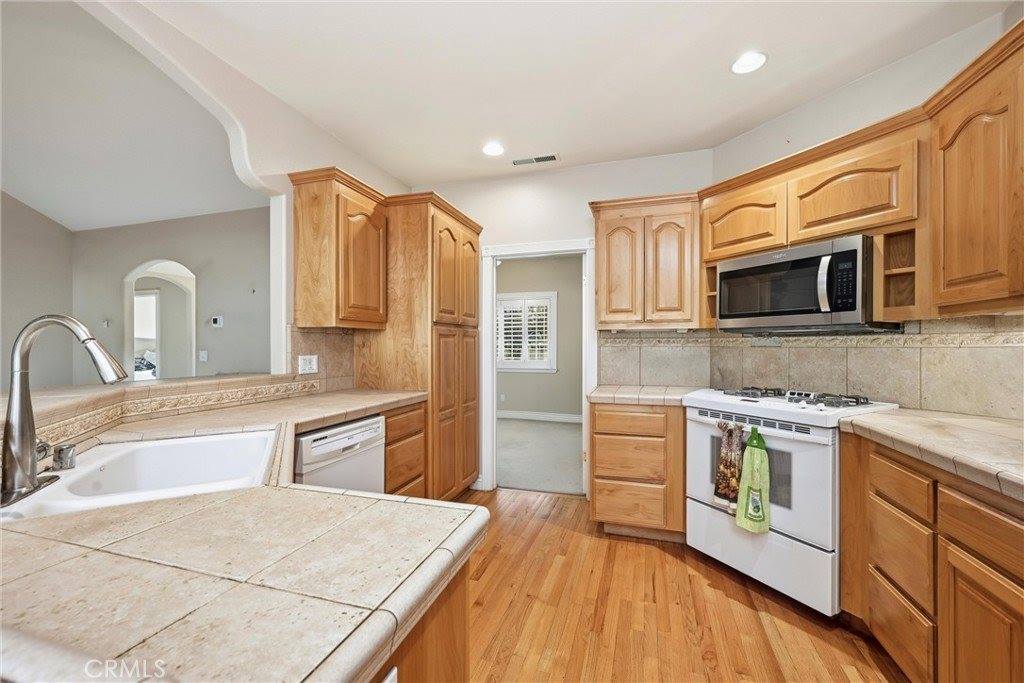 19336 Mountain Meadow North, Hidden Valley Lake, CA 95467