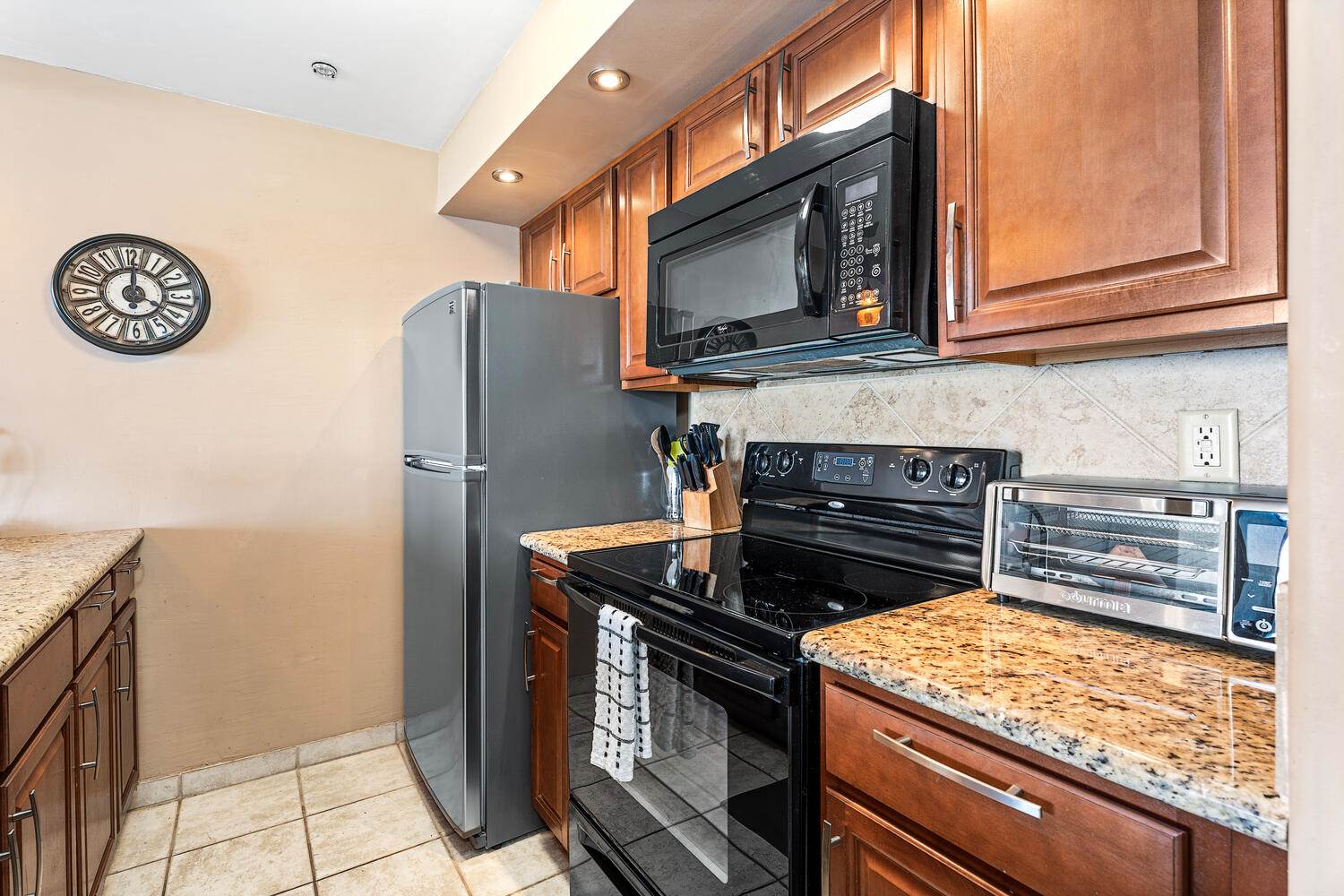 75-5888 Alii Dr, Kailua-Kona, HI 96740