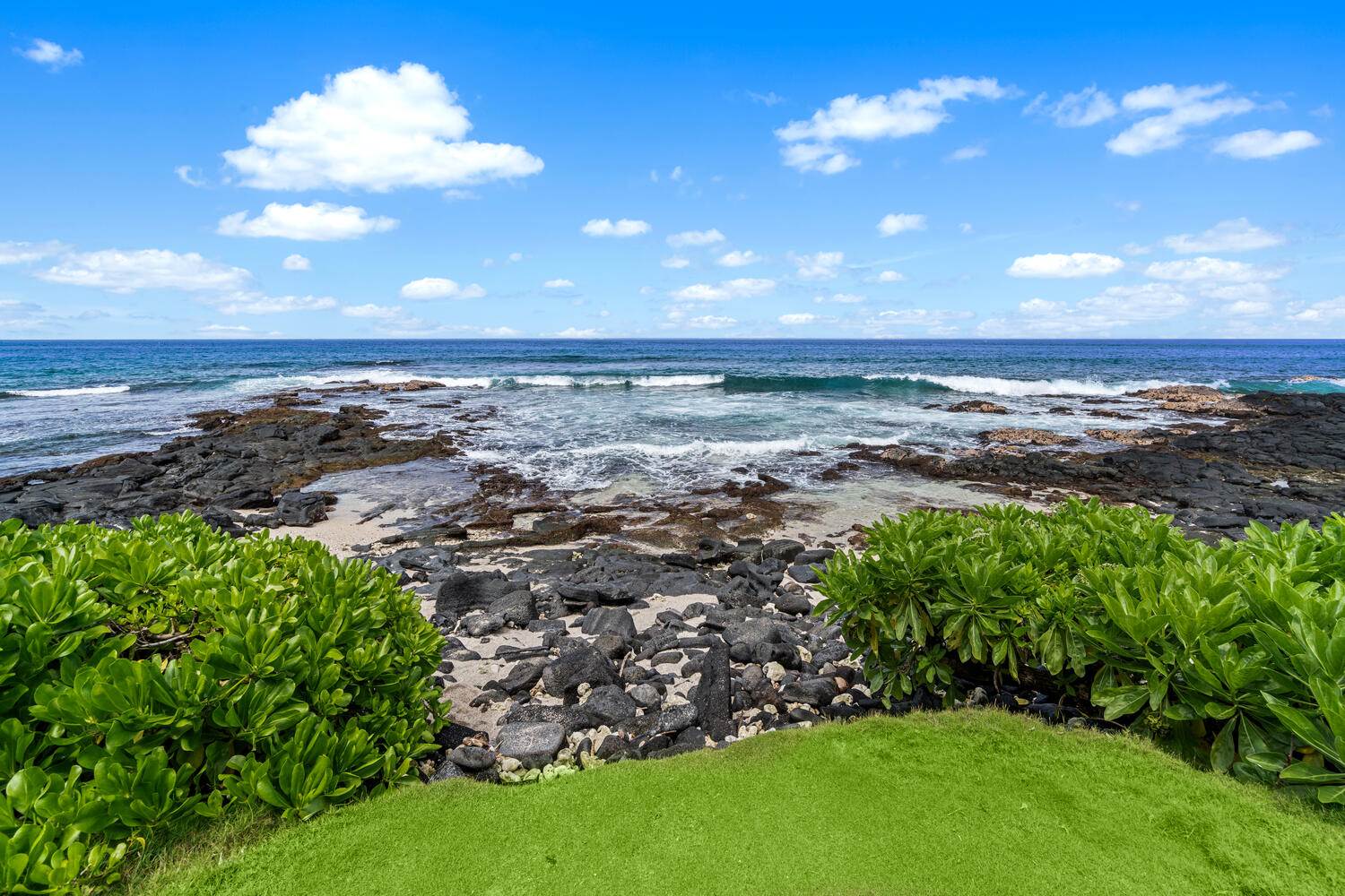 75-5888 Alii Dr, Kailua-Kona, HI 96740