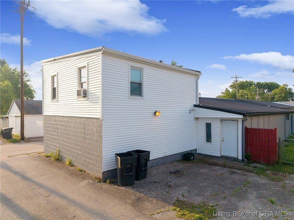 1945 Indiana Avenue, New Albany, IN 47150