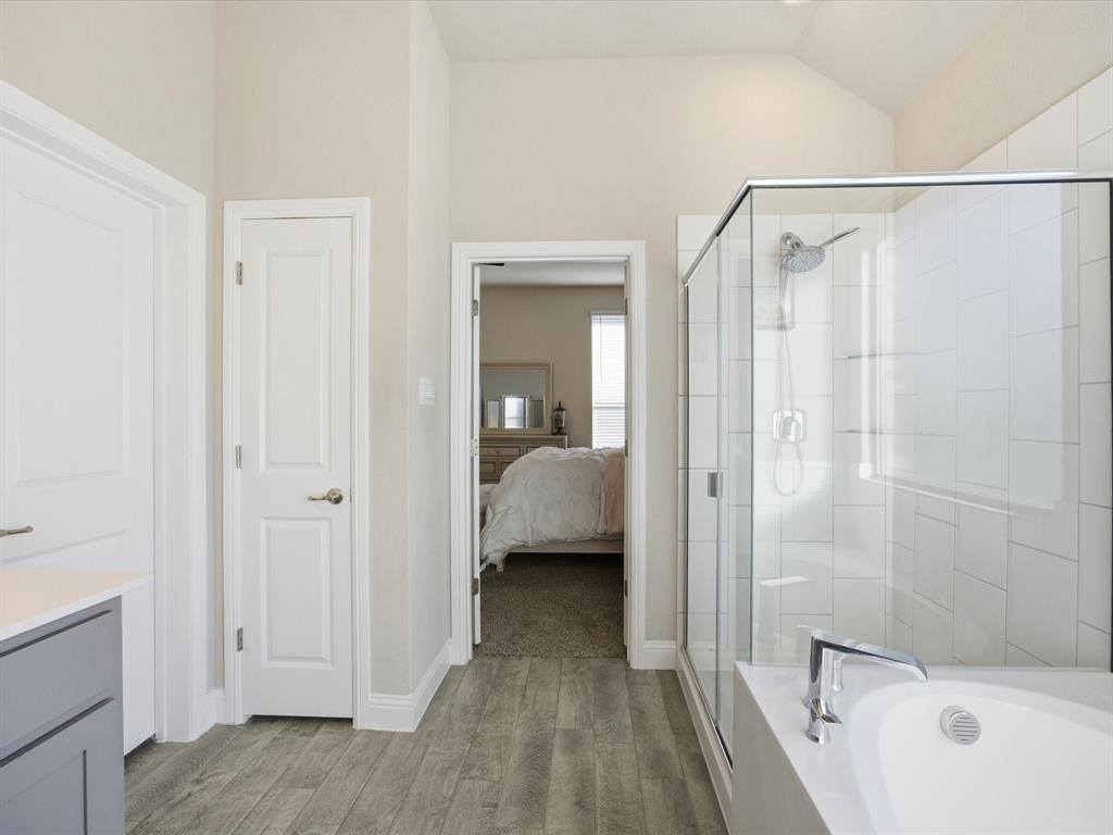 1006 Fairhaven Drive, Midlothian, TX 76065